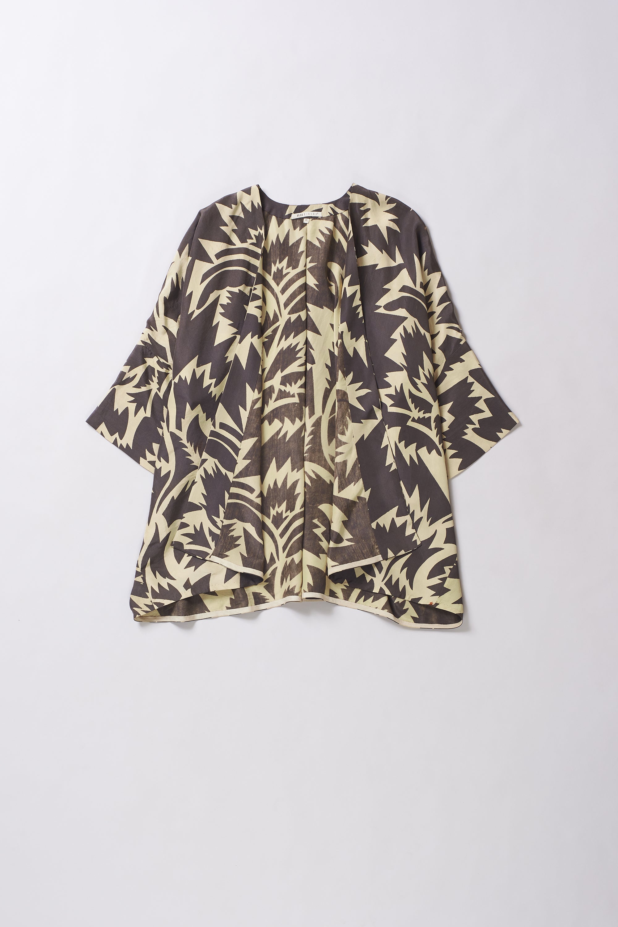 Patterned kimono-style garment
