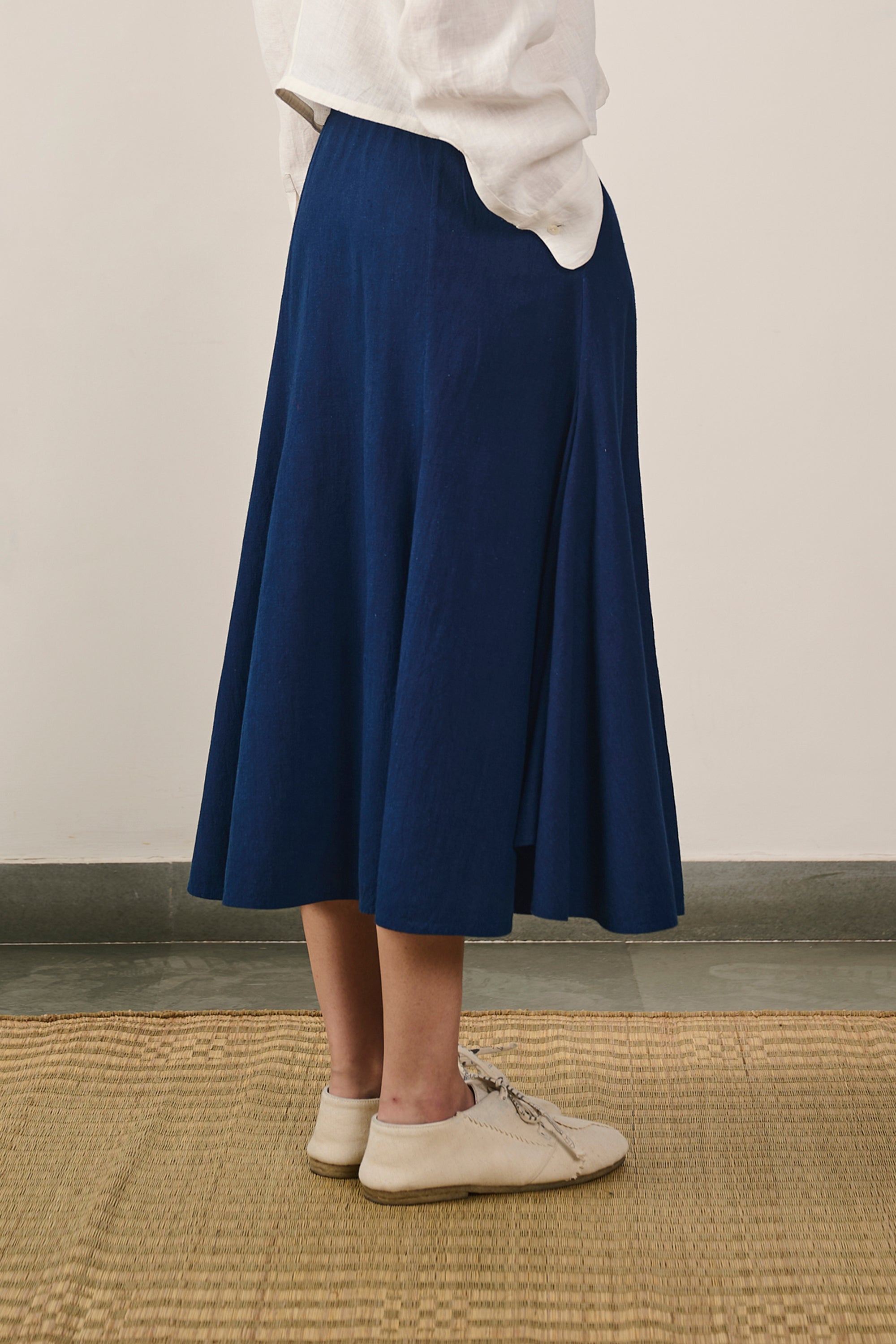 FLARED STRUCTURED SKIRT