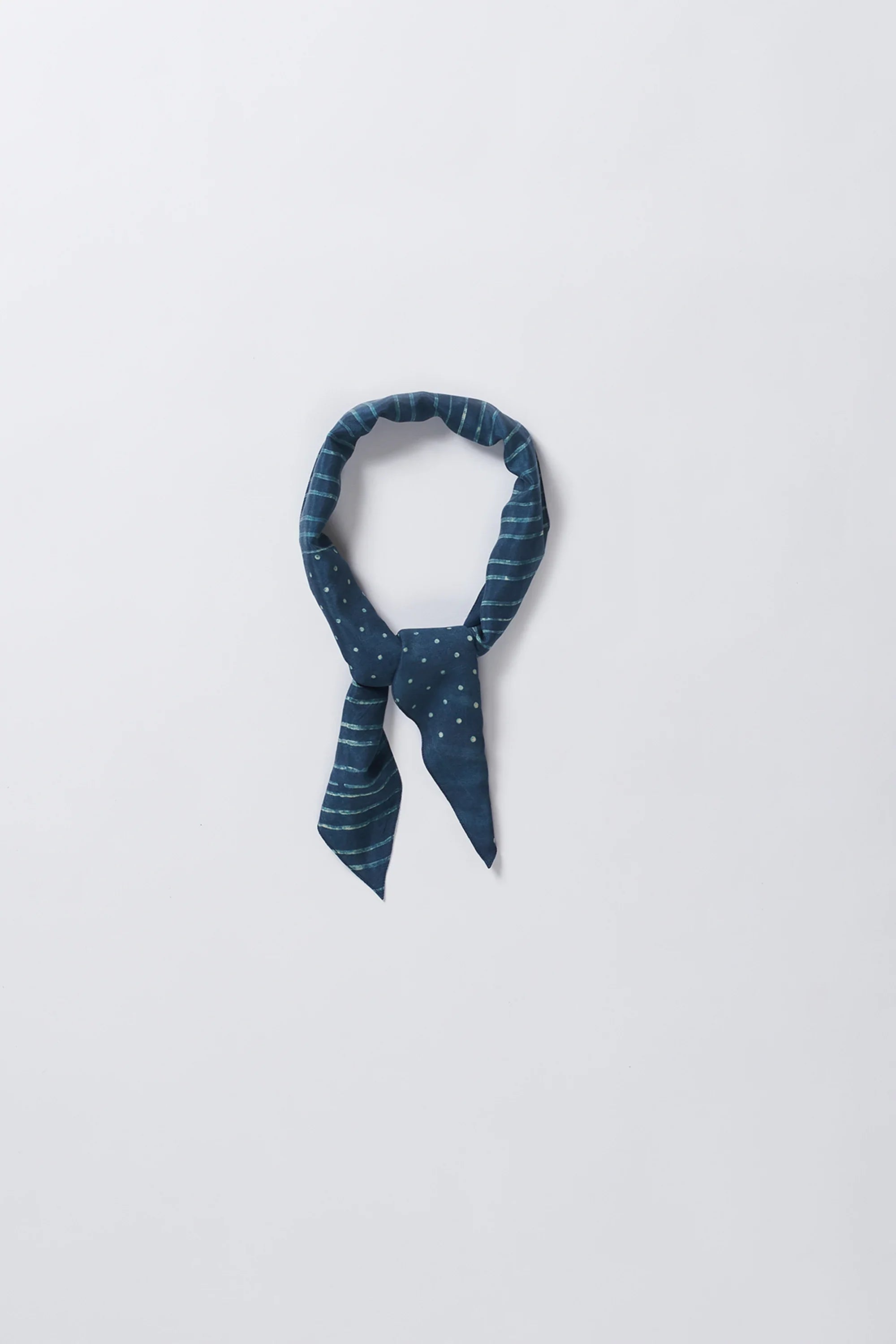 Reversible Medium indigo Bandana in Silk