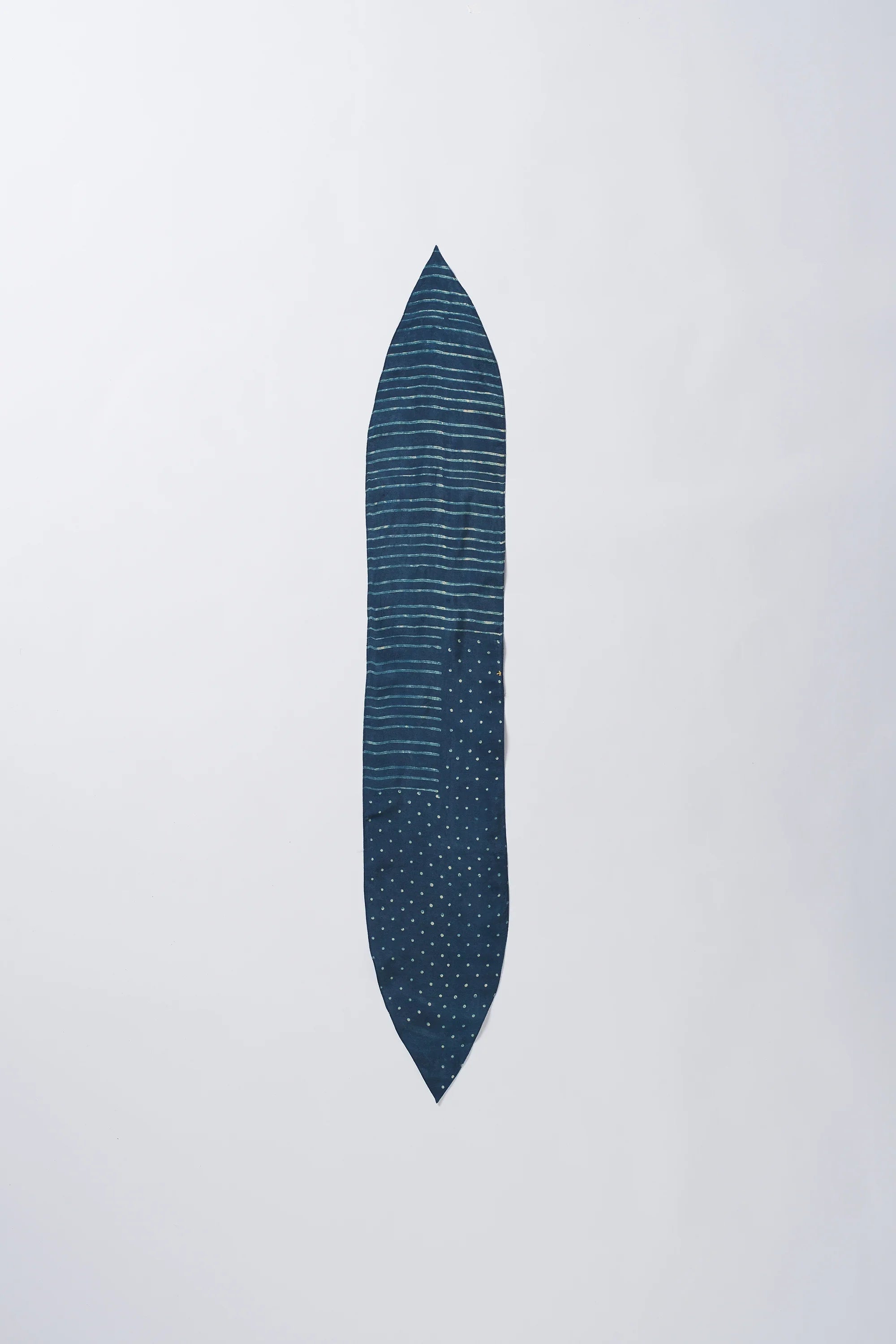 Reversible Medium indigo Bandana in Silk