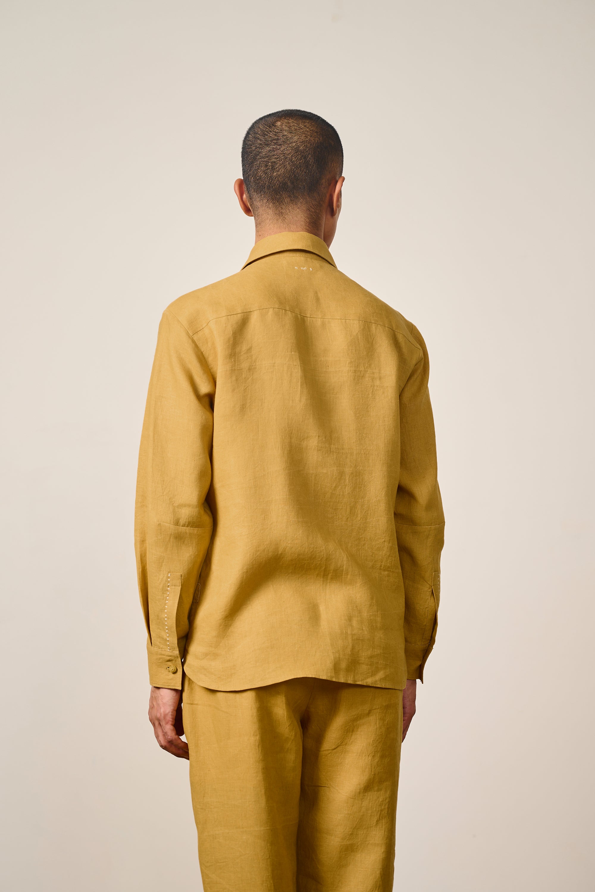 RELAXED FIT LINEN SHIRT IN MUSTARD YELLOW