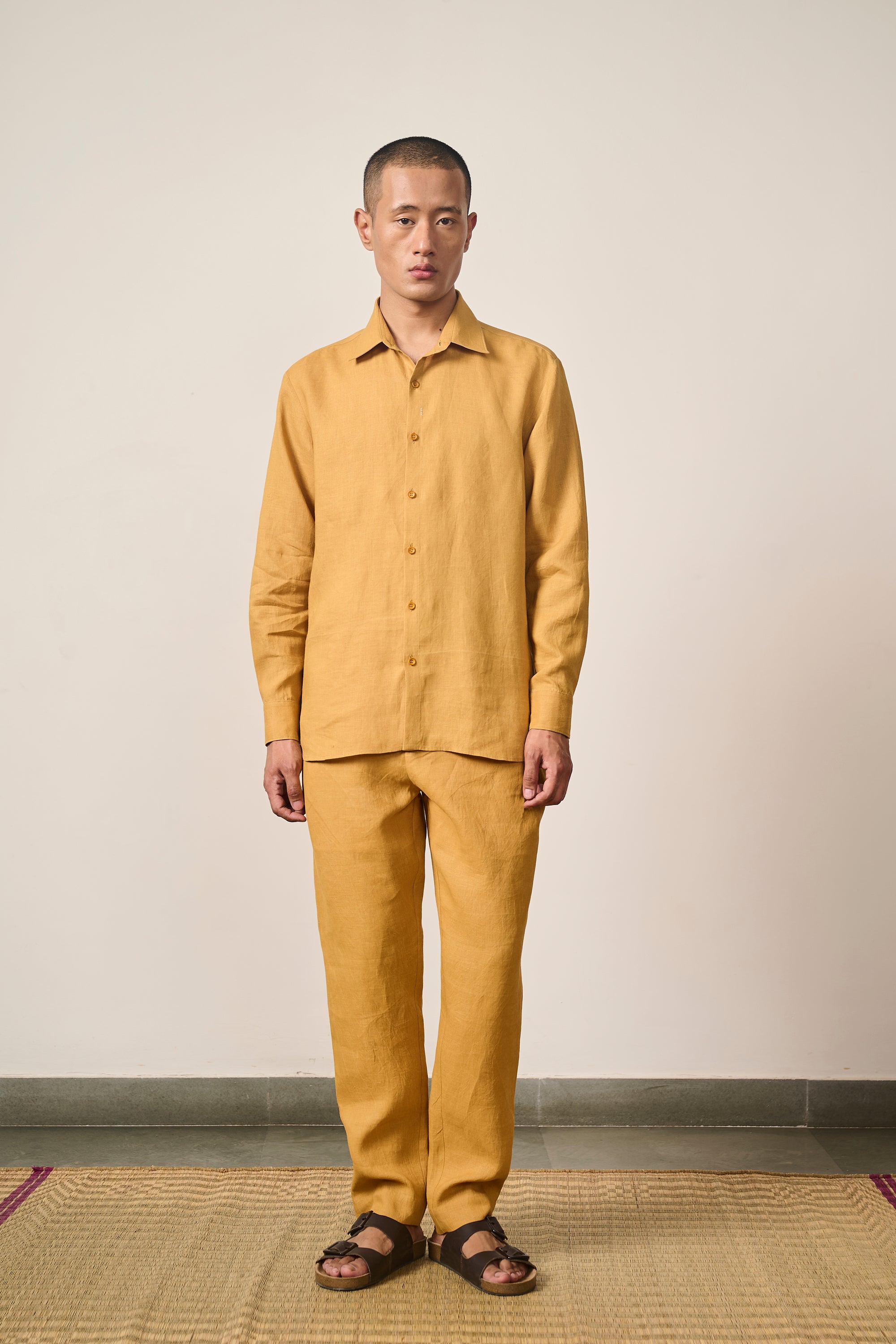 RELAXED FIT LINEN SHIRT IN MUSTARD YELLOW