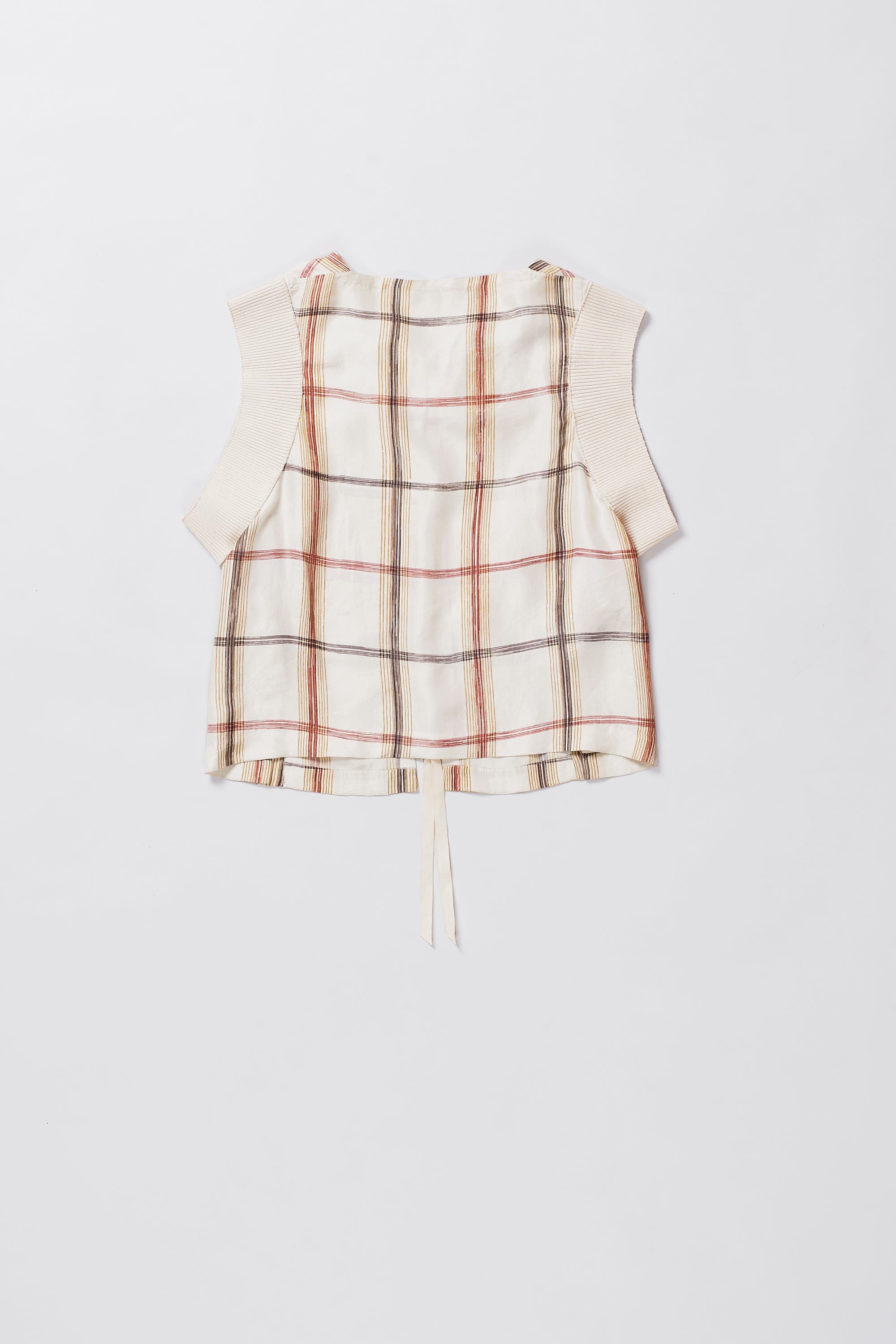 SLEEVELESS BOXY TOP