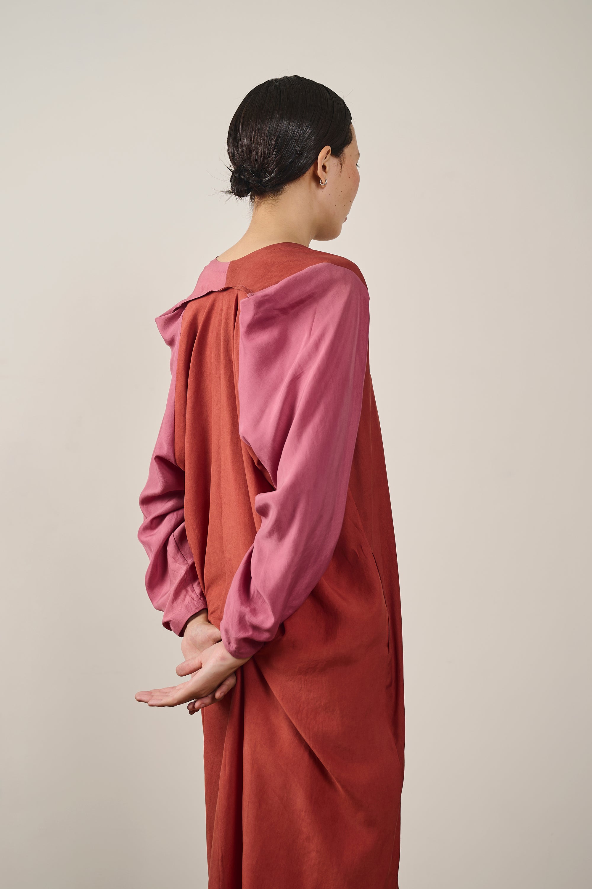 COLOUR BLOCKED SILK DRESS