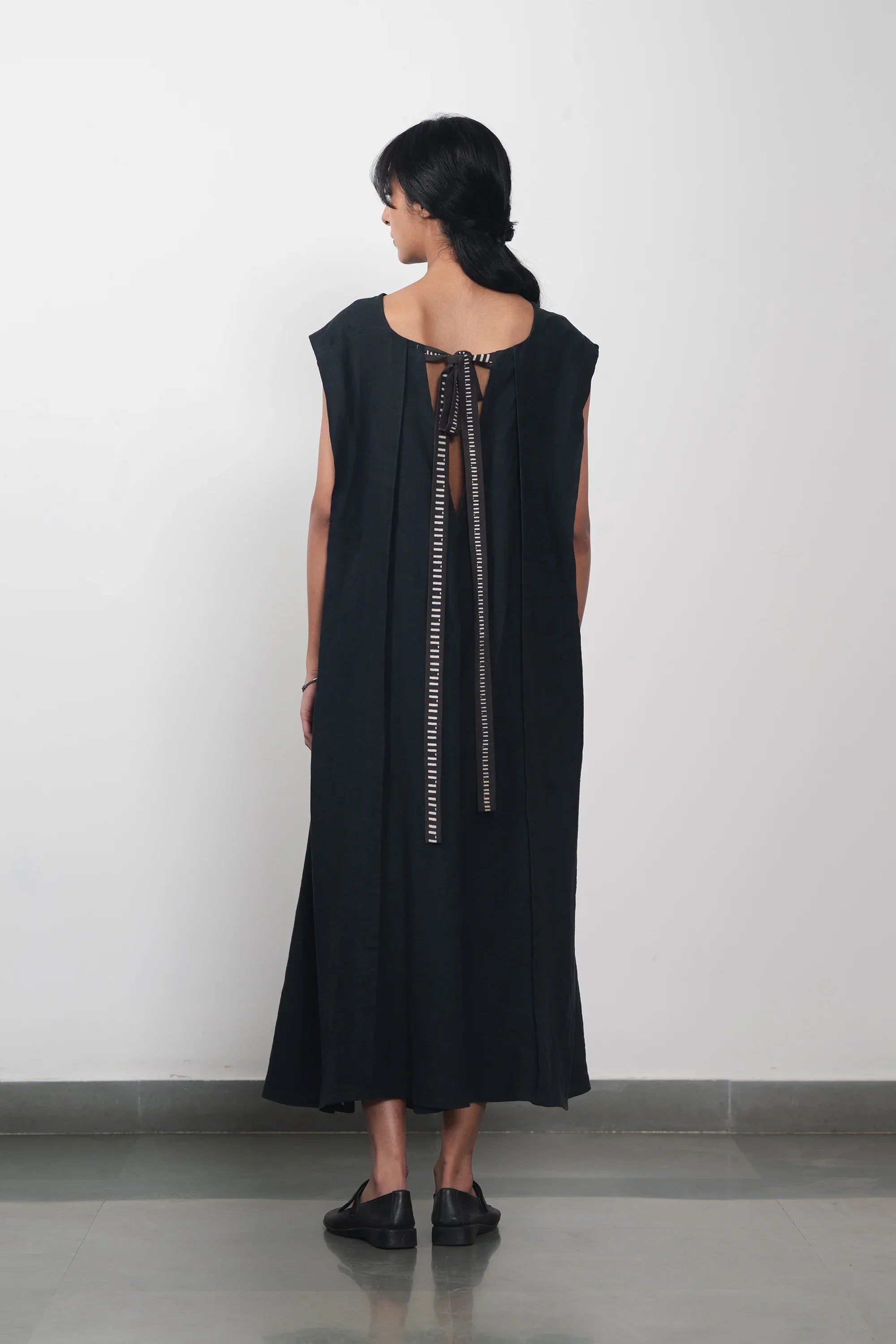 Sleeveless Ruched Dress in Black