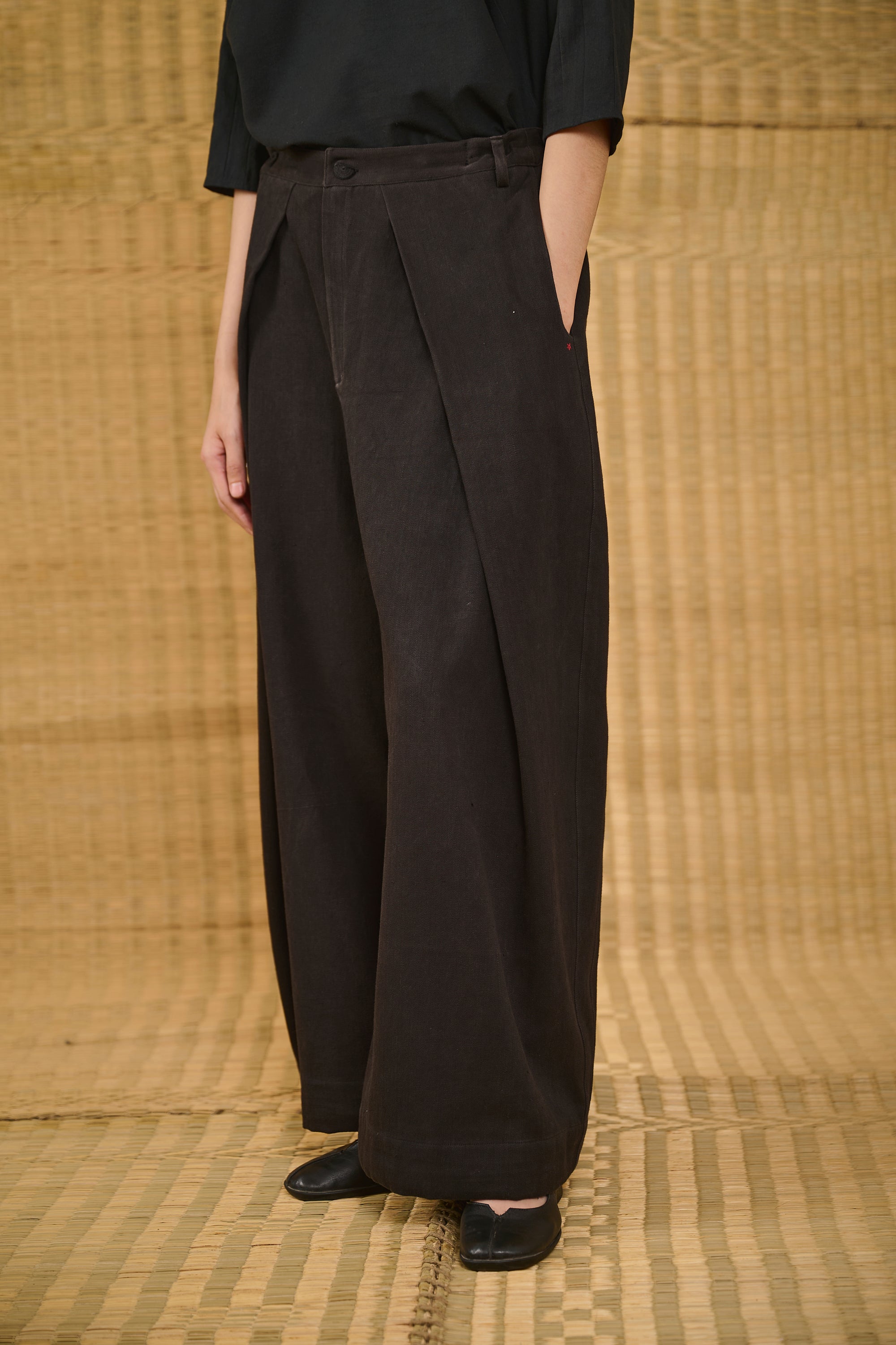 Overlap Pleated Trousers in Black