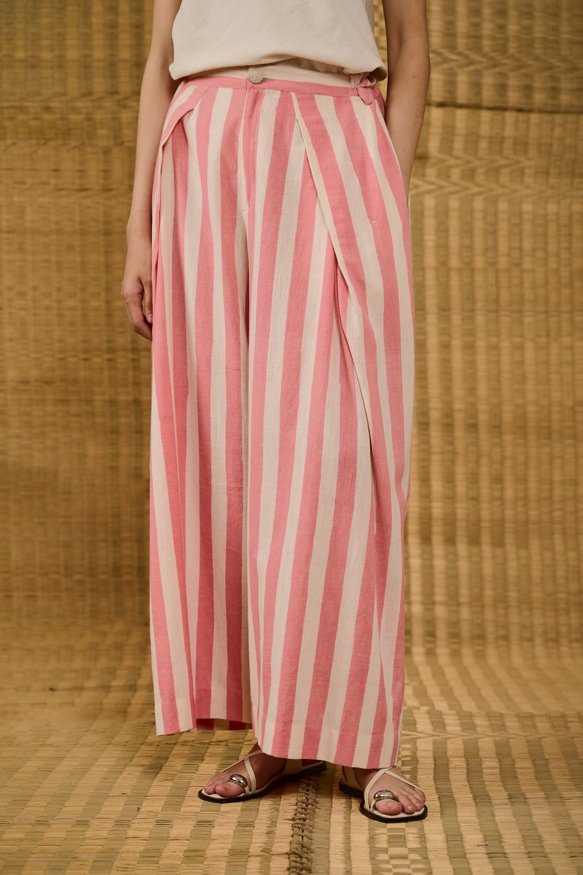 OVERLAP PLEAT TROUSERS IN SCREEN PRINT