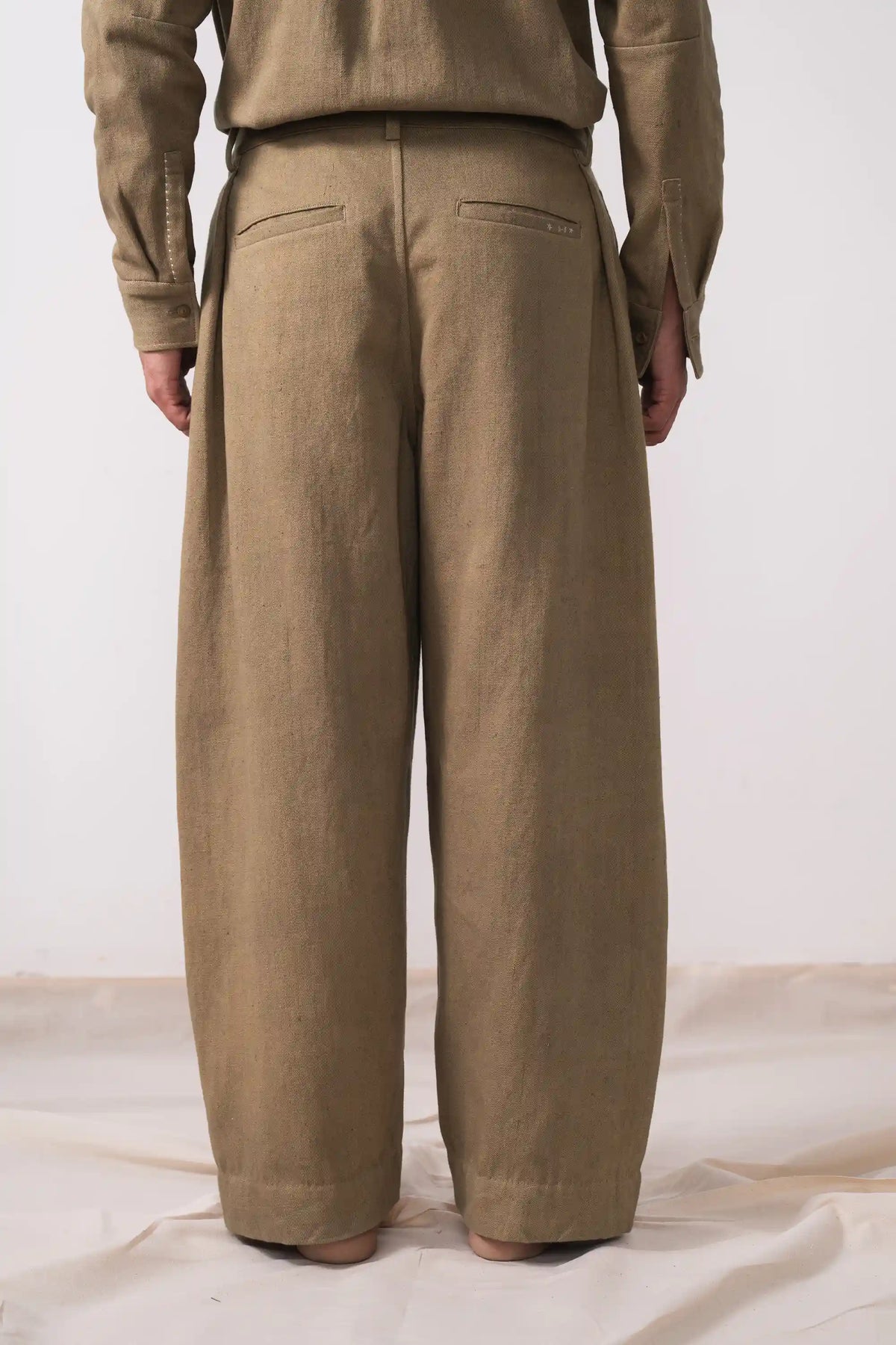 Wide-Leg Trousers in Filter Coffee