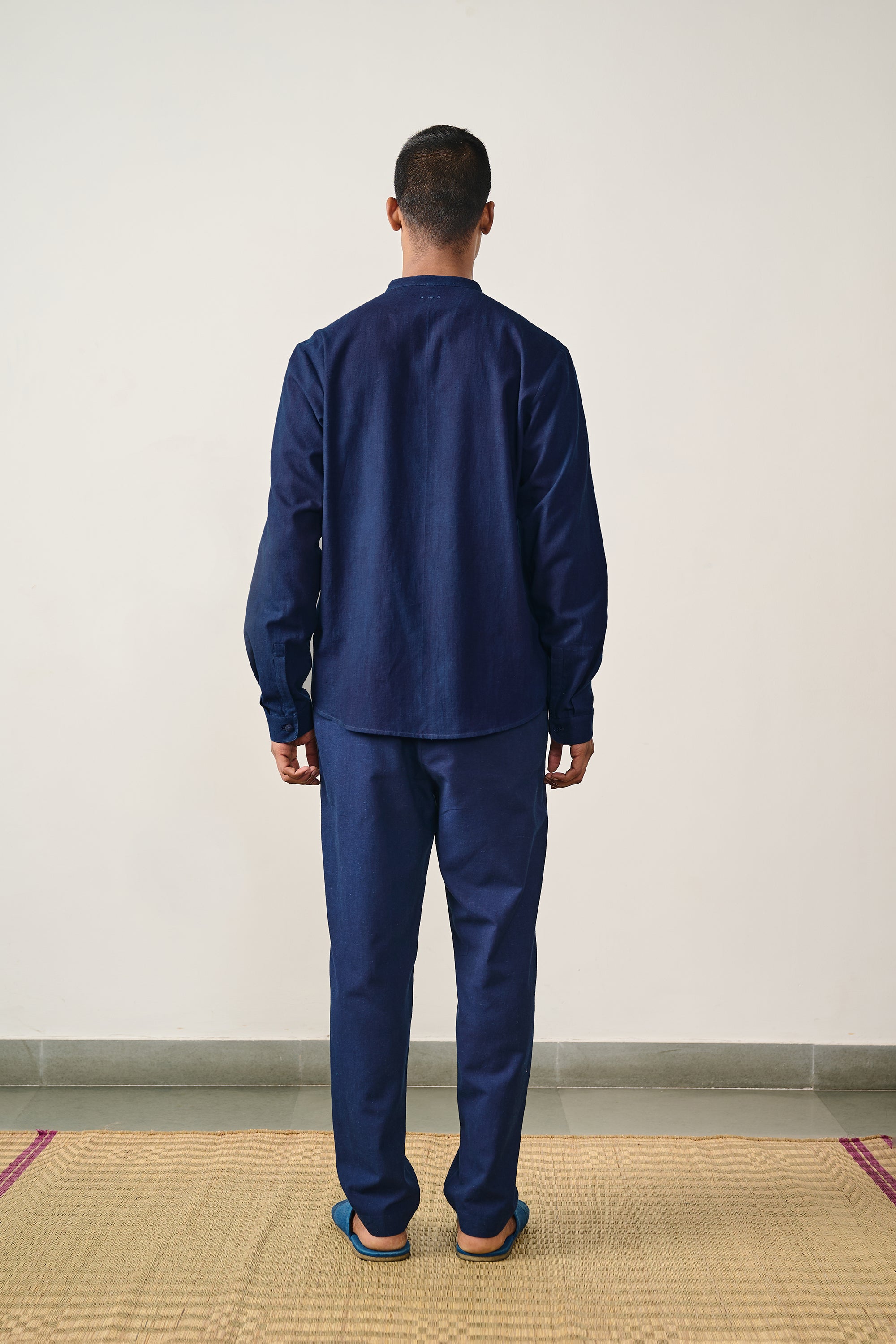 INDIGO BAND COLLAR SHIRT
