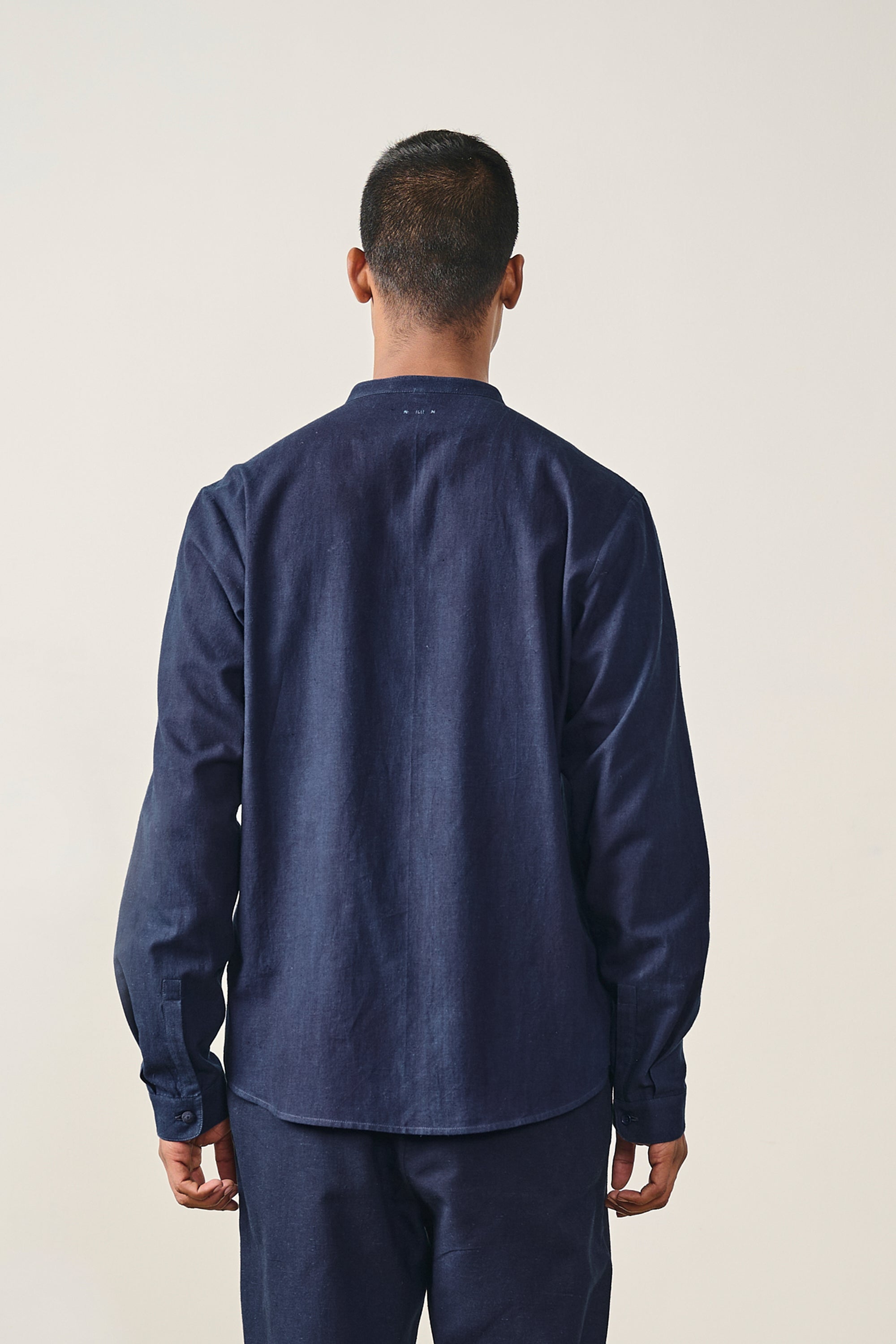 INDIGO BAND COLLAR SHIRT