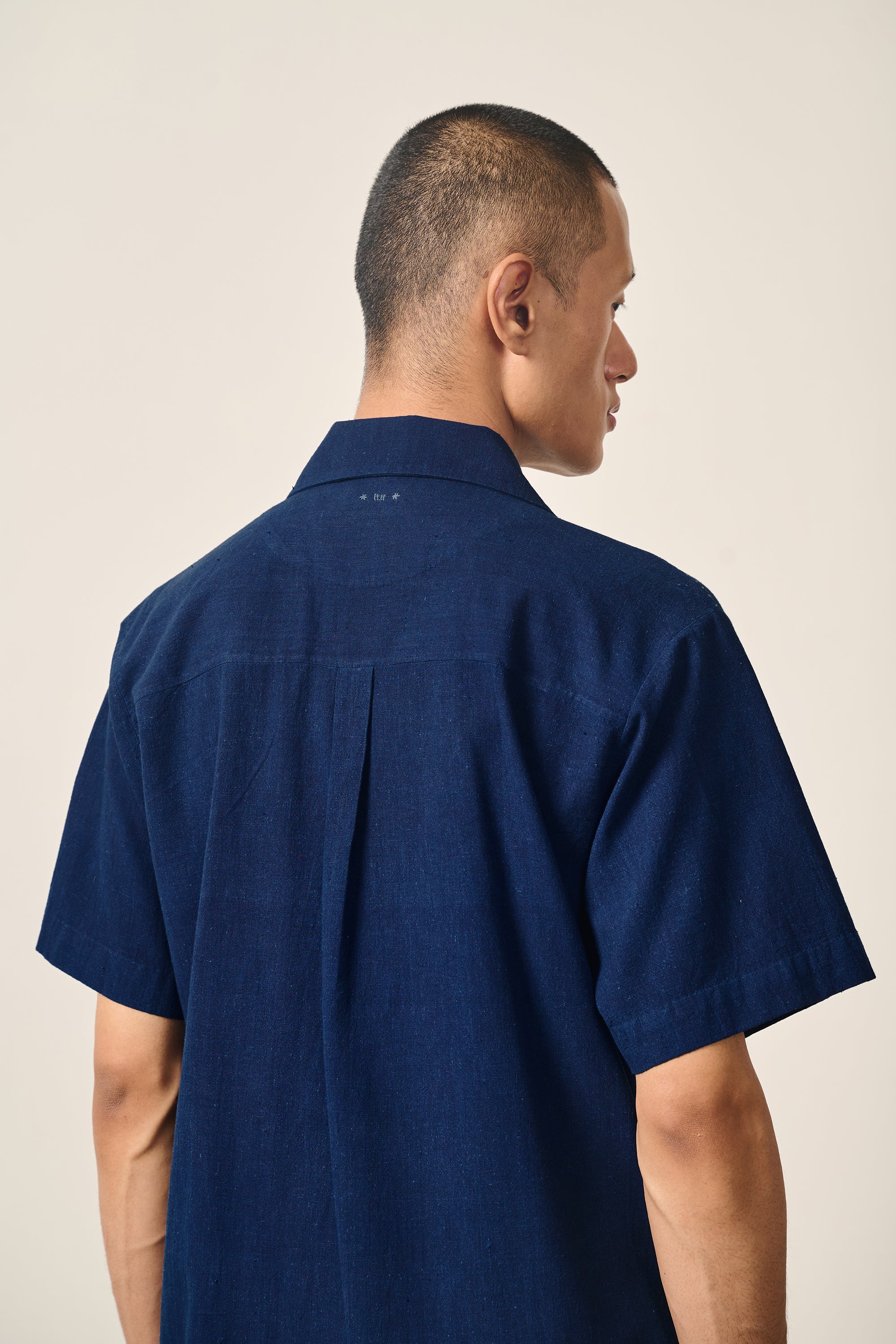 MEDIUM INDIGO CAMP COLLAR SHIRT