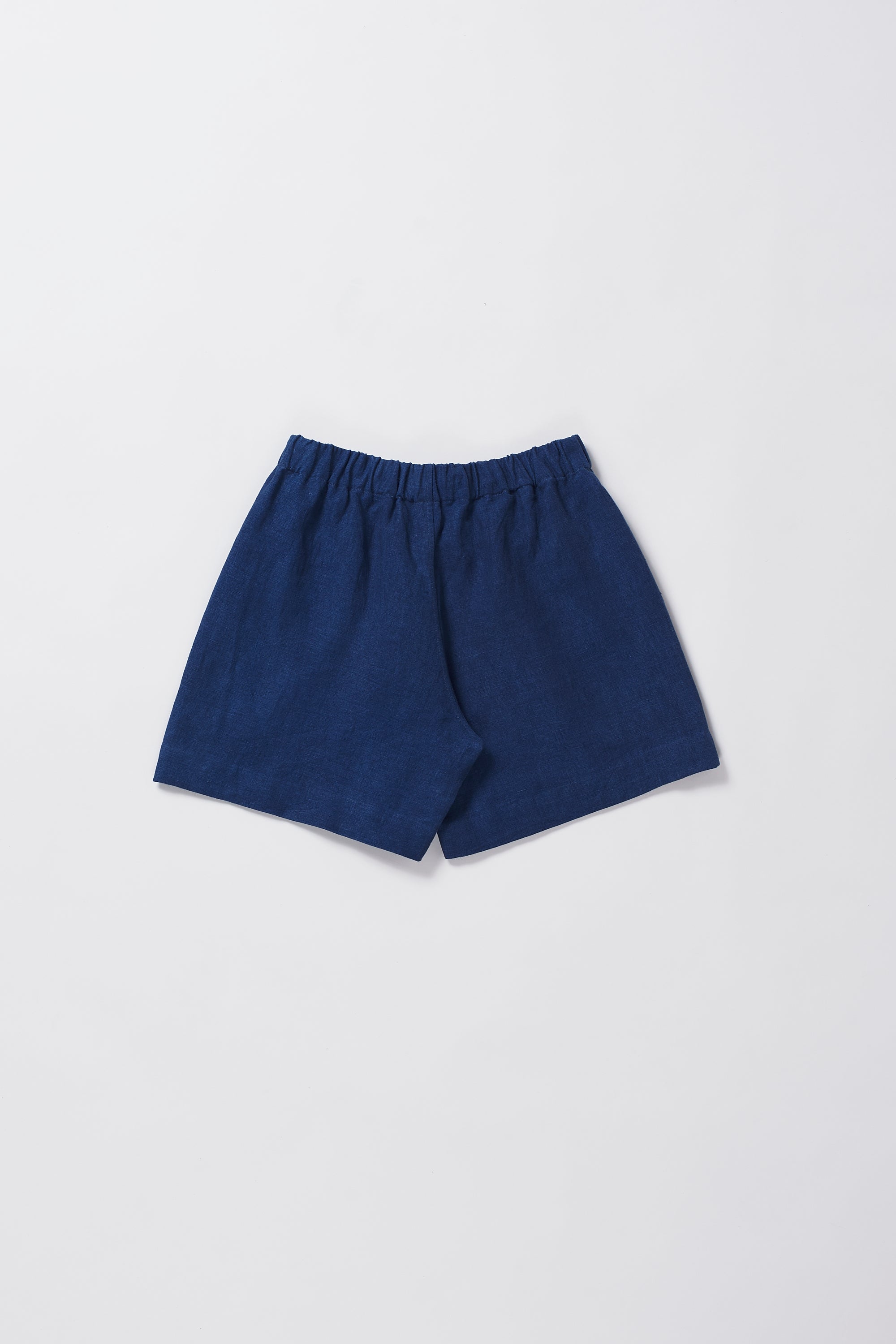 LINEN SHORTS IN NATURAL INDIGO