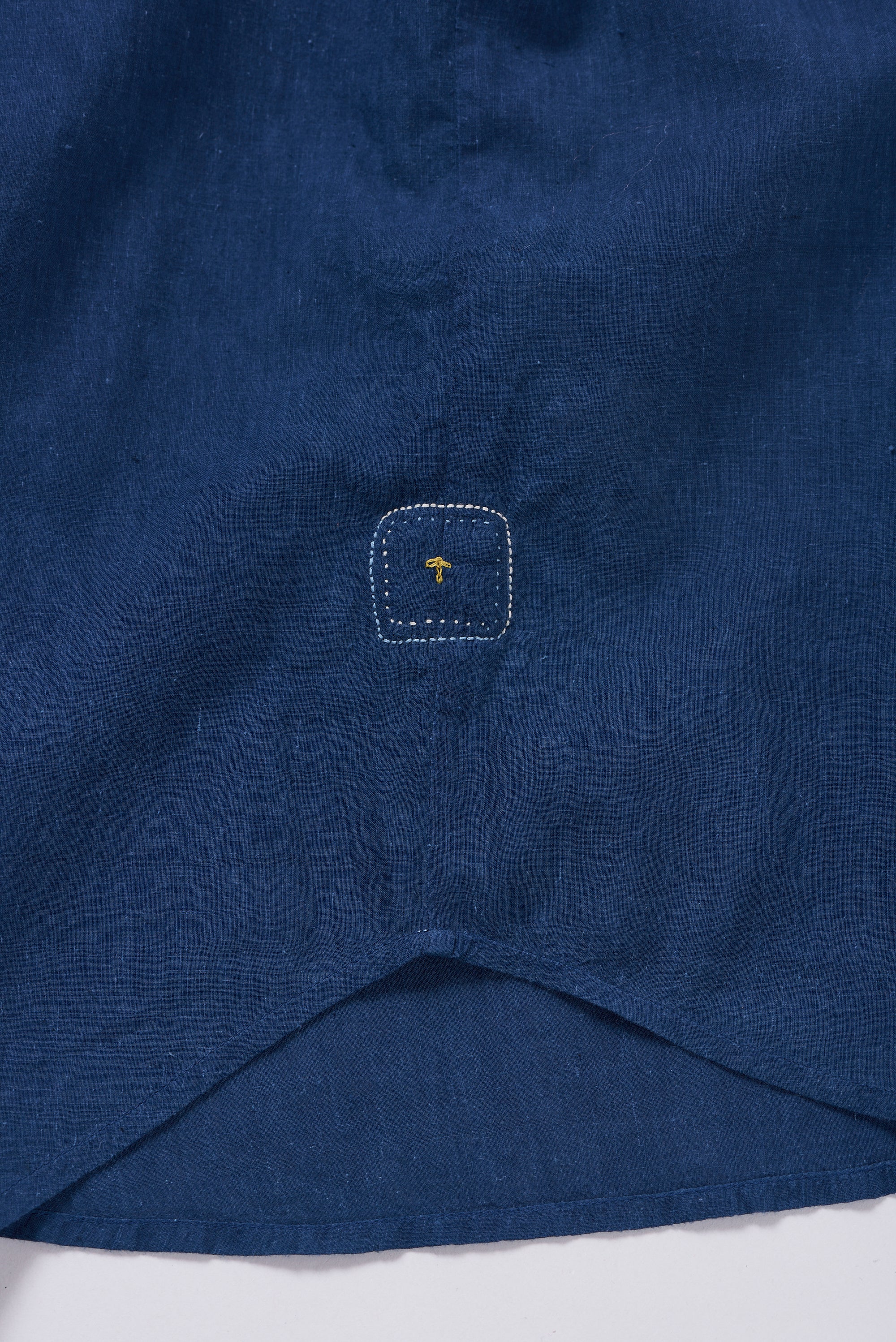 MEDIUM INDIGO BAND COLLAR SHIRT