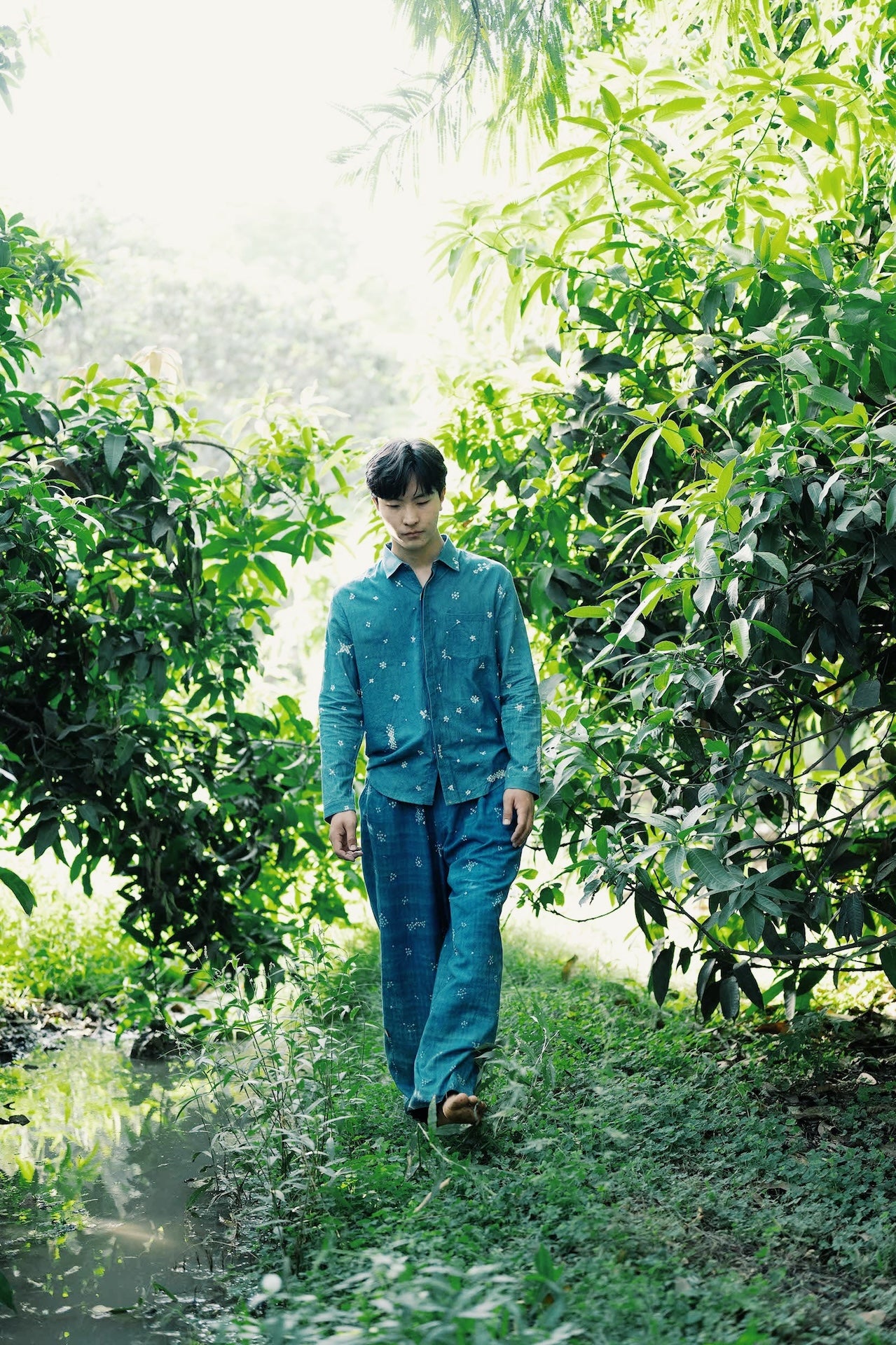 MEDIUM INDIGO BANDHANI SARTORIAL SHIRT