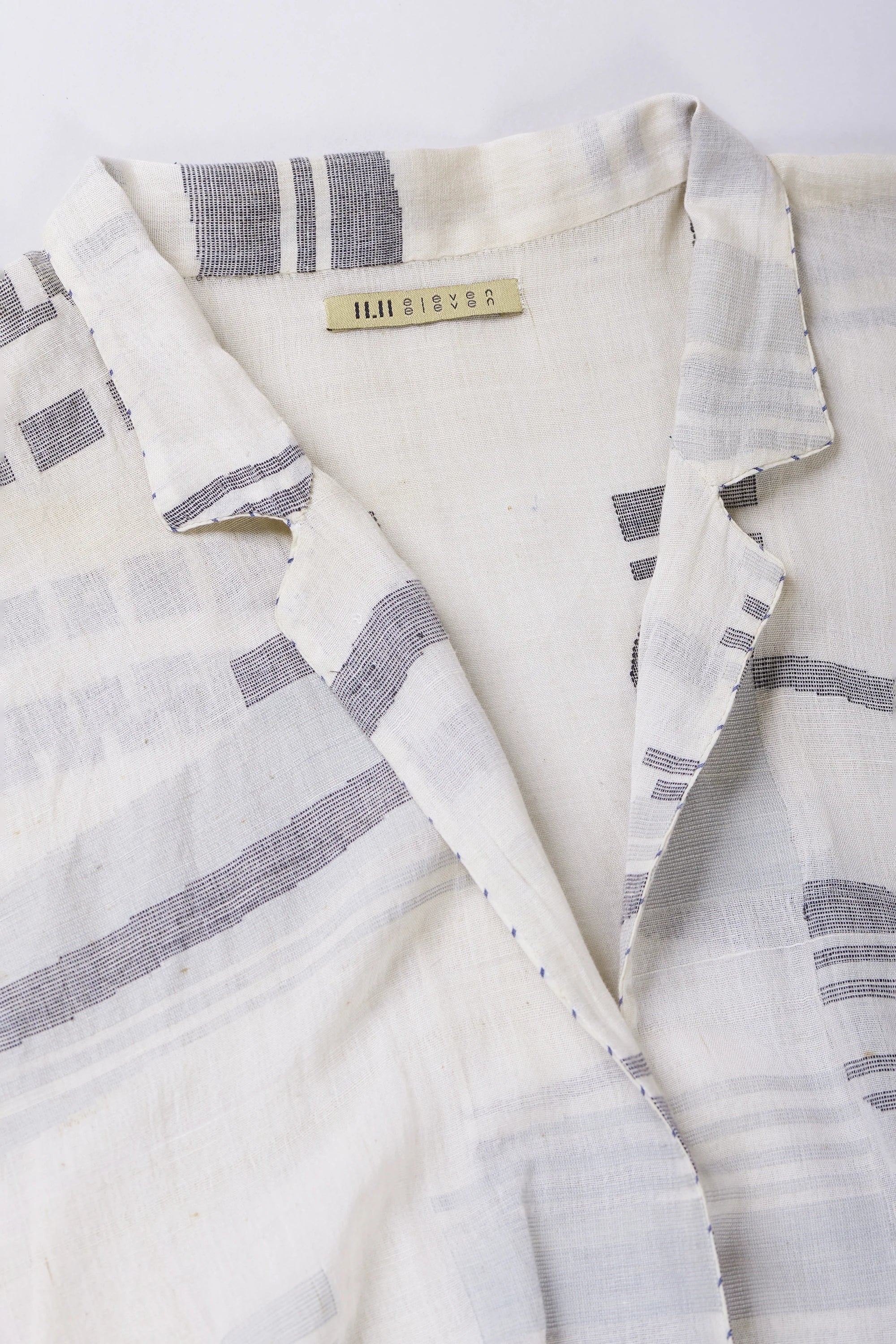 Swish Cape in jamdani