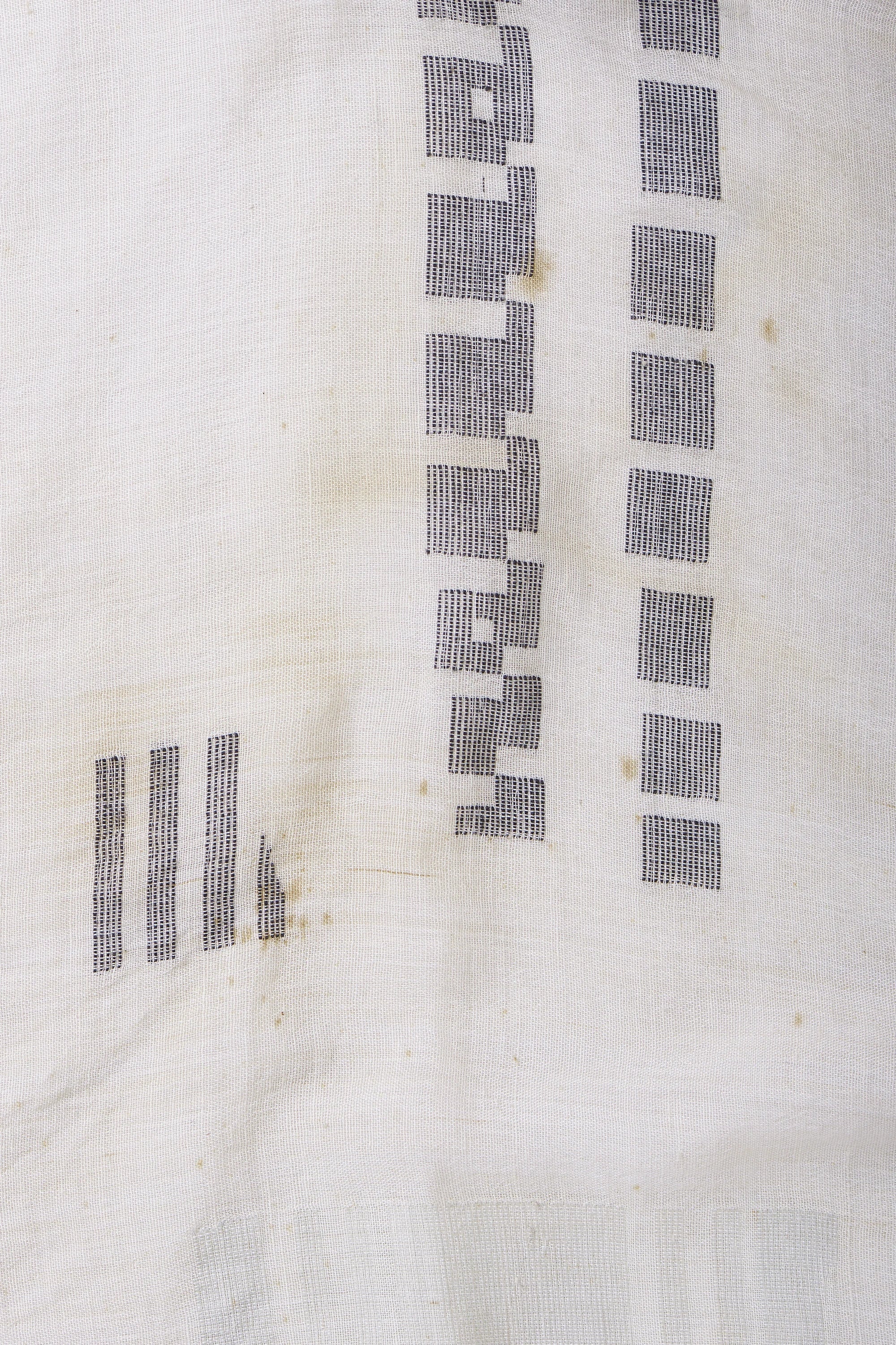 Swish Cape in jamdani