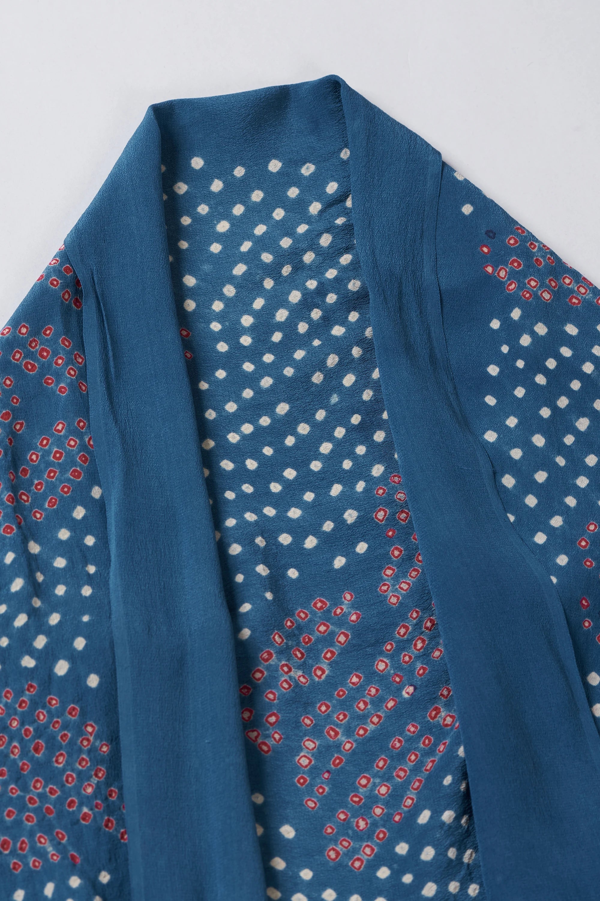 Cutout Scarf with Multi Color Bandhani