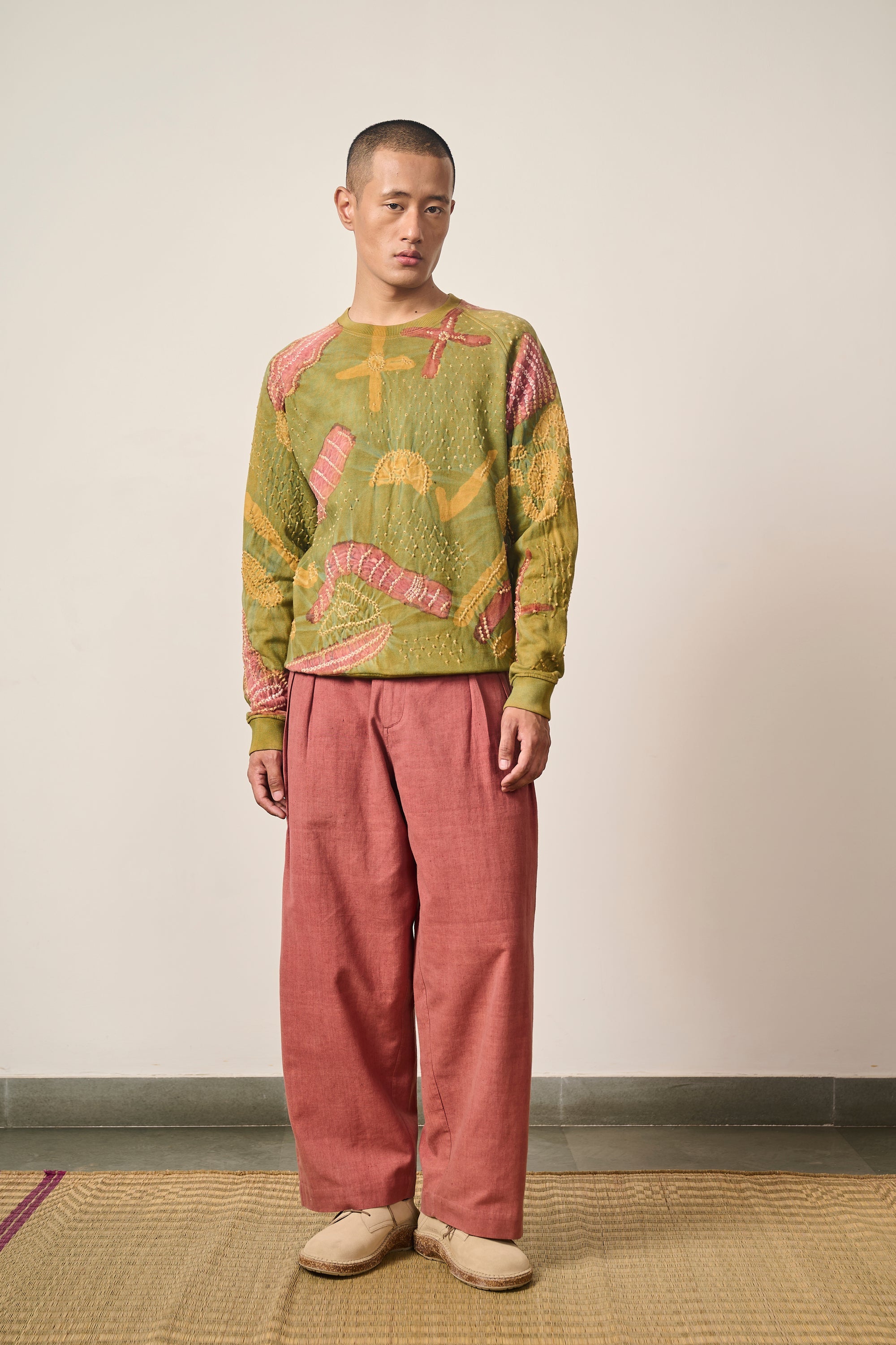 MULTICOLOUR HANDPAINTED SWEATSHIRT CRAFTED WITH BANDHANI