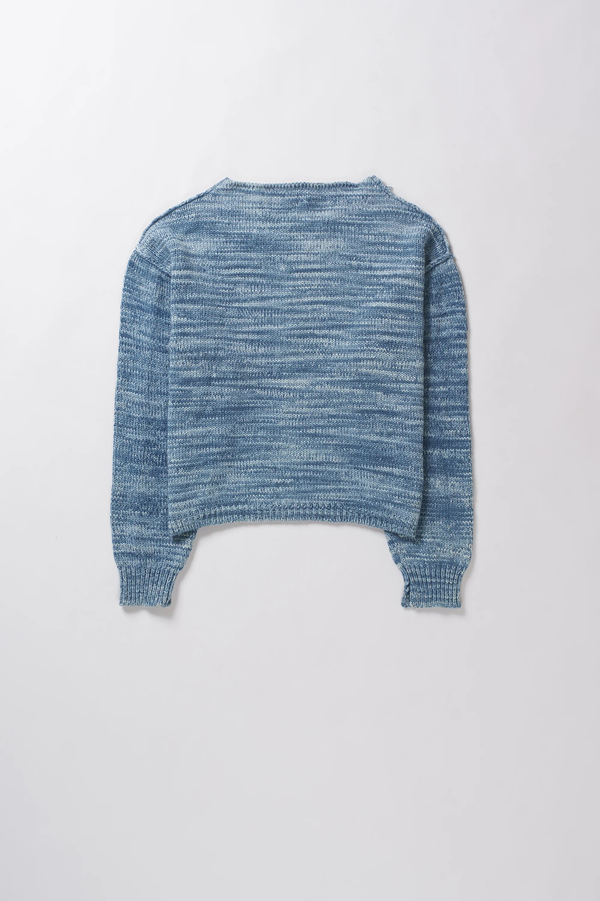 Sweater in shades of indigo