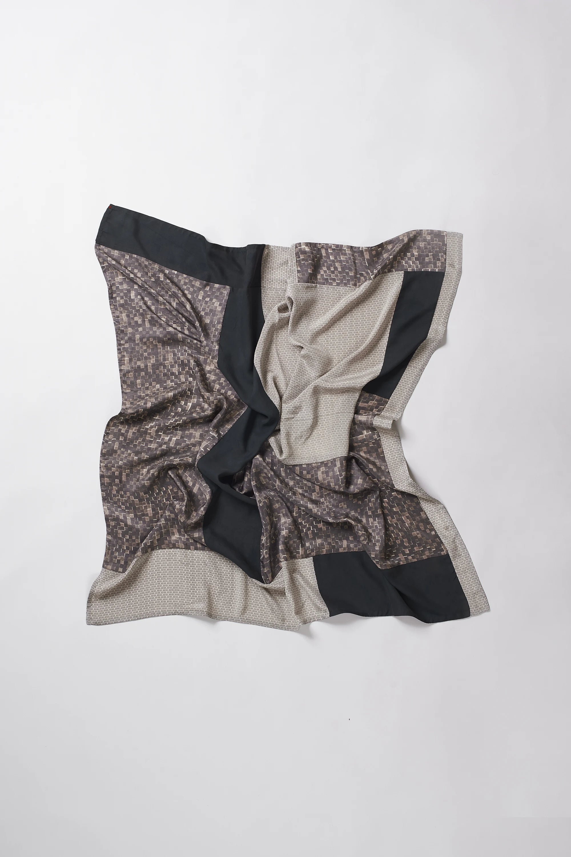 Square Scarf in Silk Patchwork