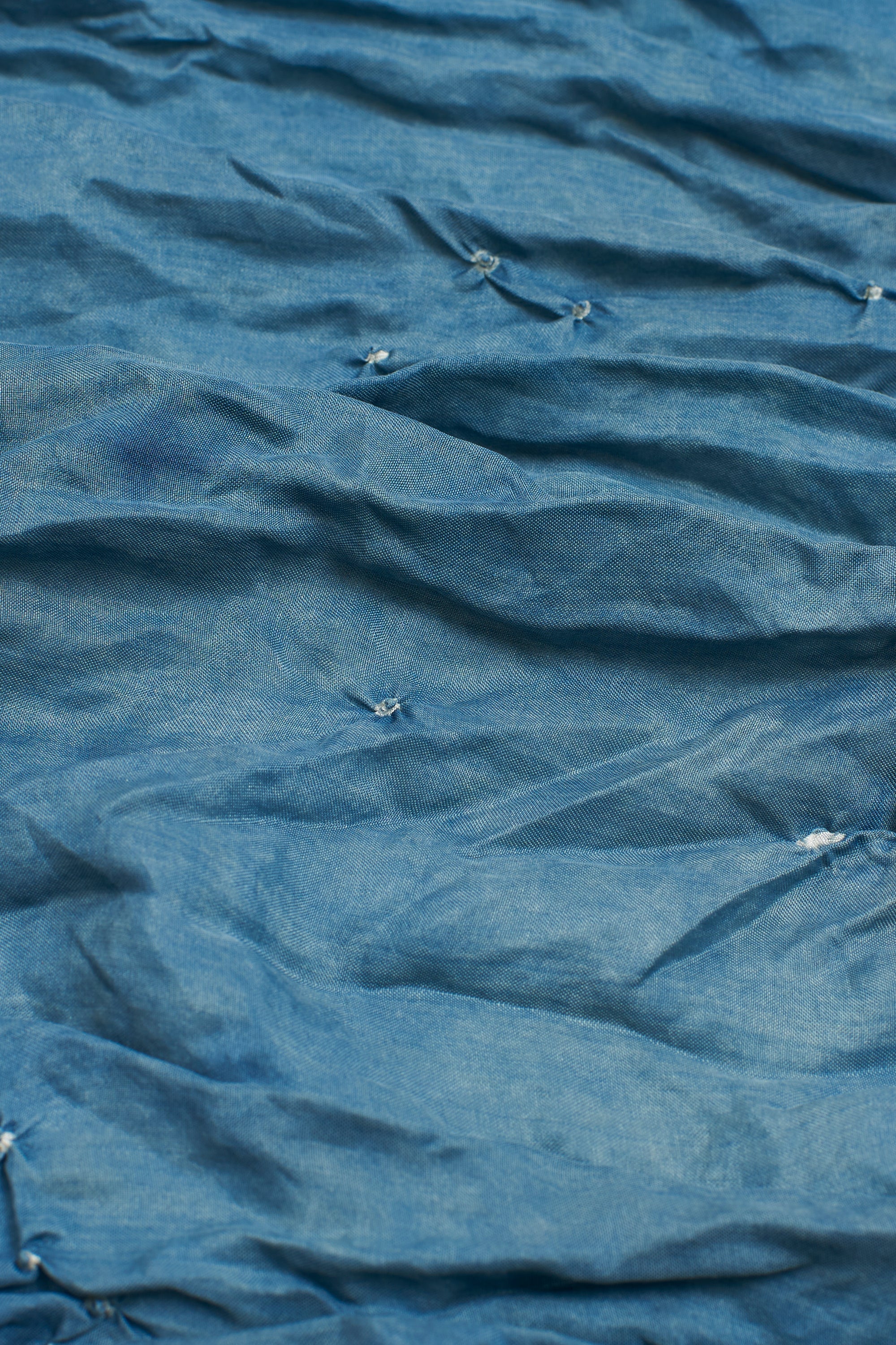 MEDIUM INDIGO SILK BANDHANI SCARF