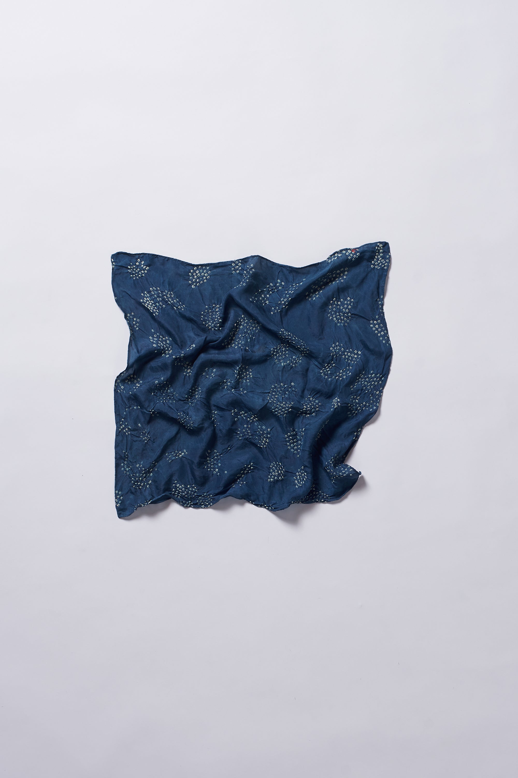 MEDIUM INDIGO BANDHANI SCARF
