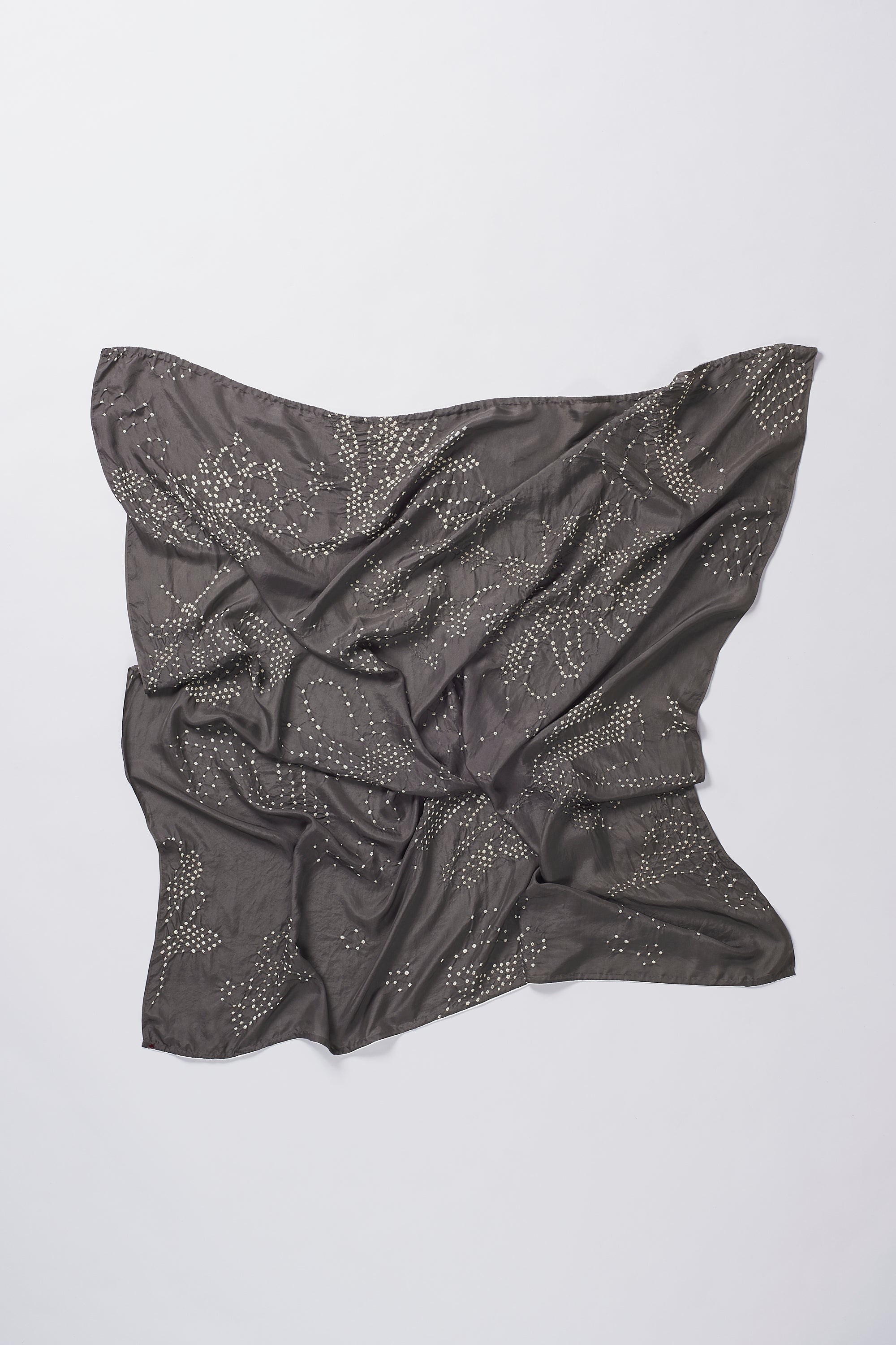 SMOKE SILK WITH BANDHANI SCARF