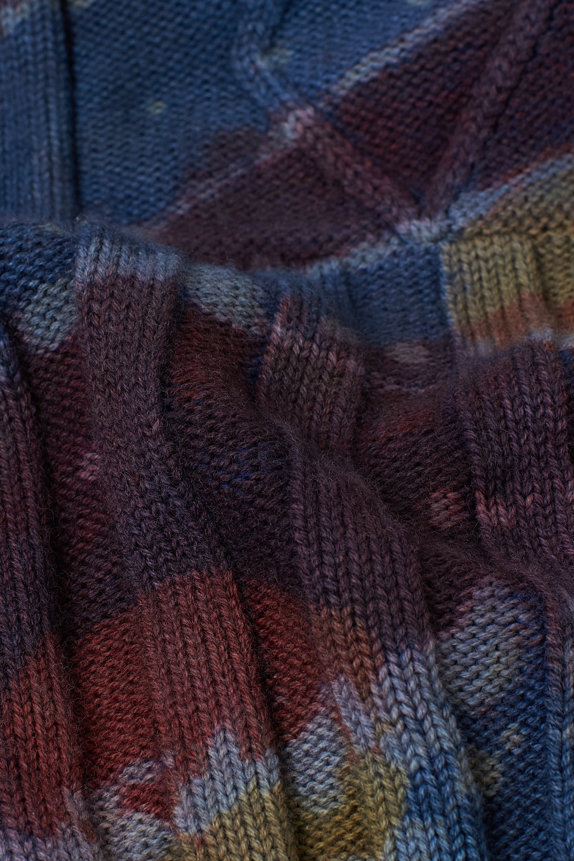 MEDIUM INDIGO WOOL KNITTED ON HAND FLAT BED MACHINE
