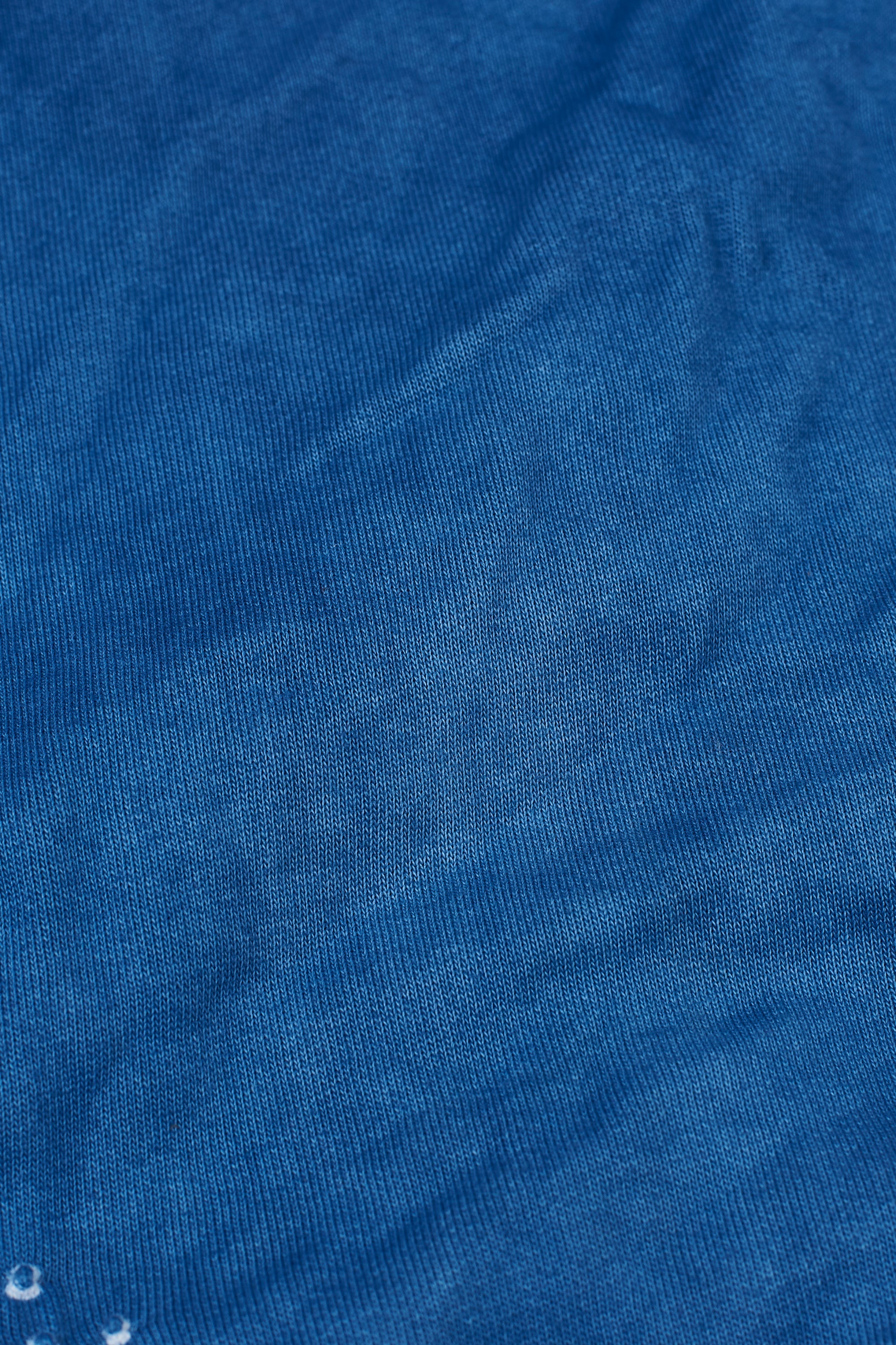 MEDIUM INDIGO ORGANIC COTTON KNITS WITH BANDHANI SWEATSHIRT