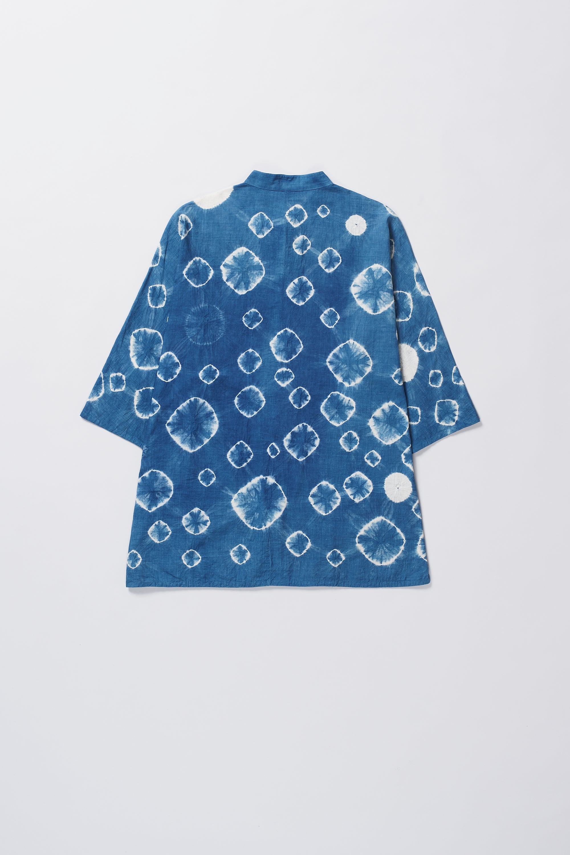 KIMONO SLEEVED SHIRT WITH ALL OVER SHIBORI MOTIFS