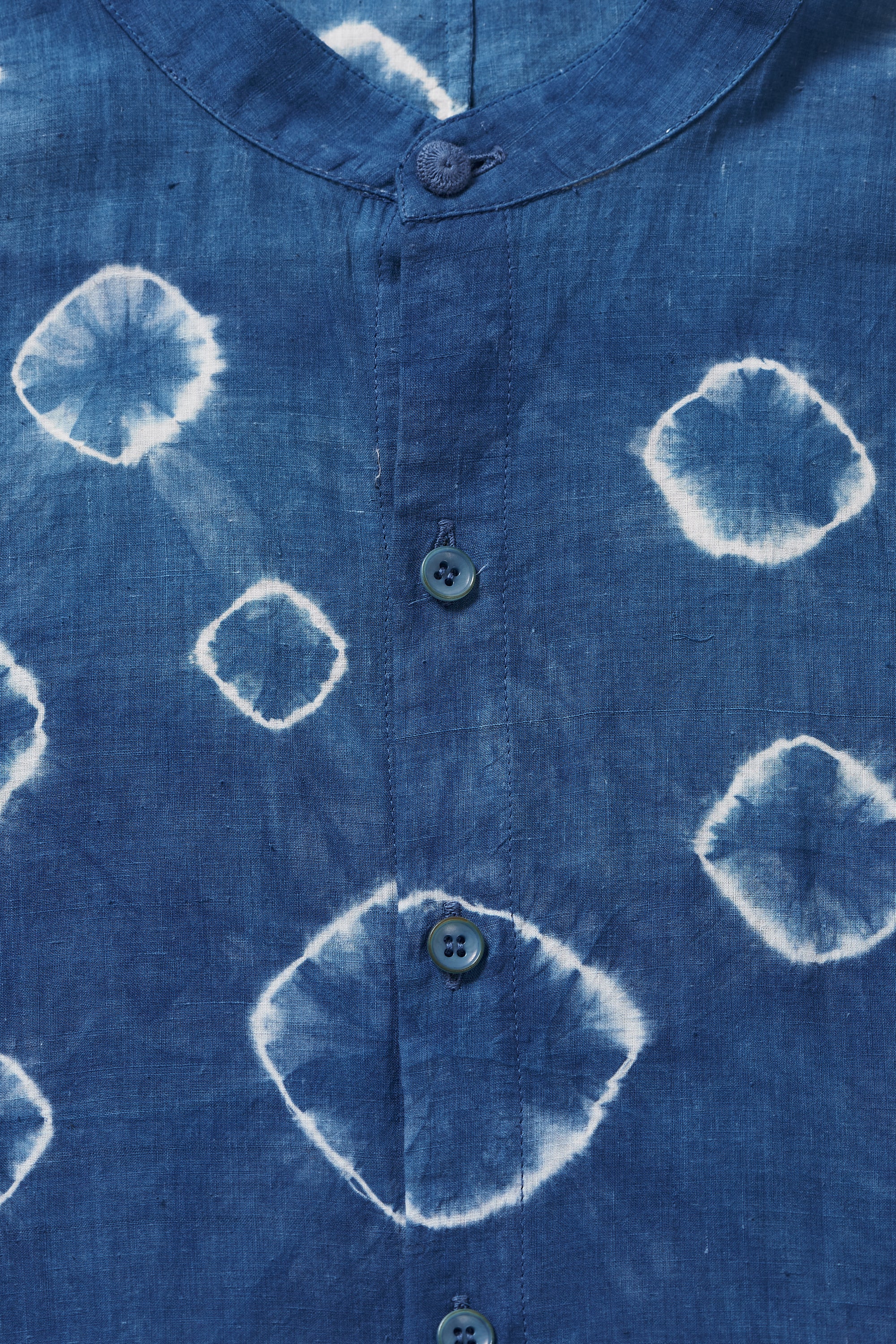 KIMONO SLEEVED SHIRT WITH ALL OVER SHIBORI MOTIFS