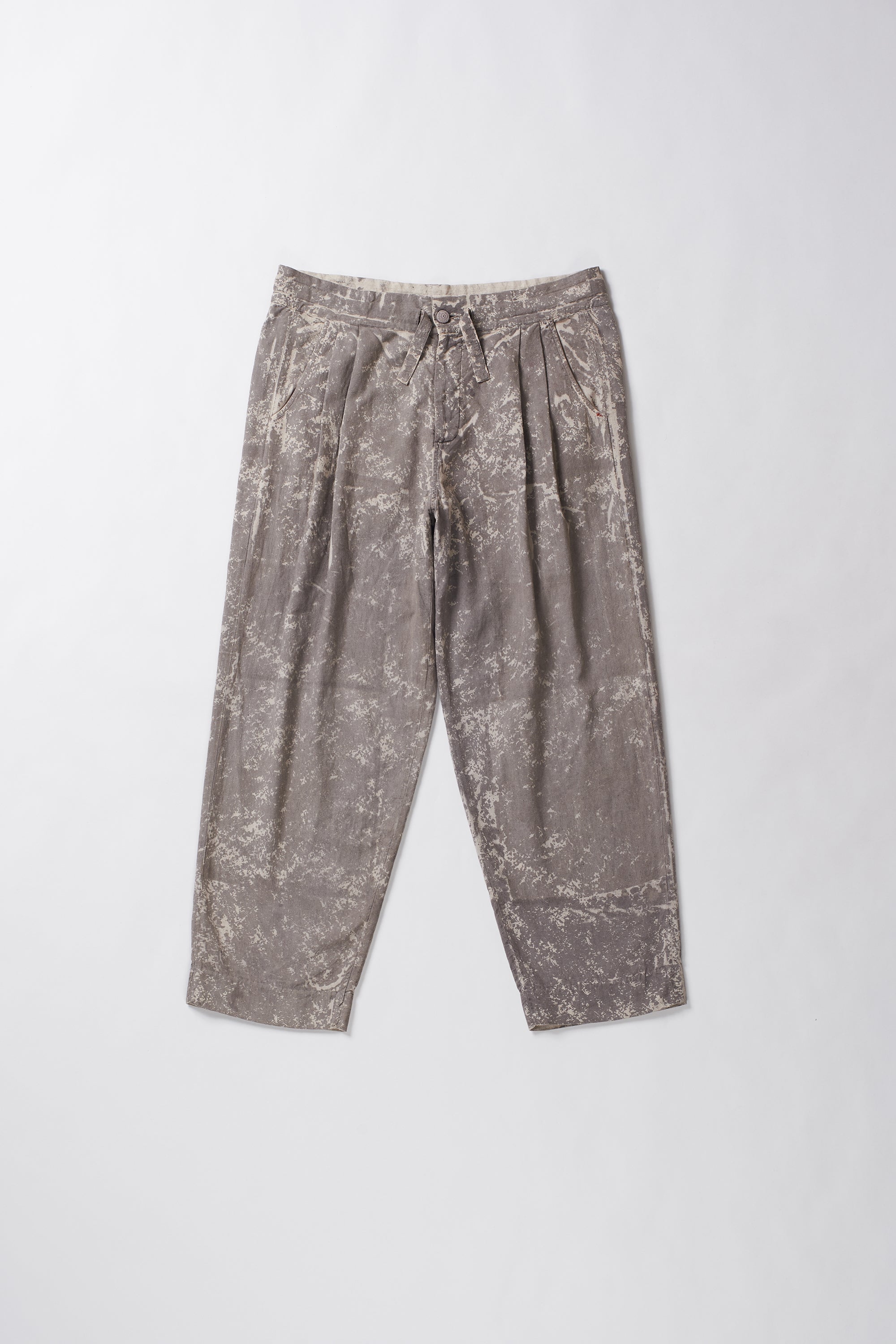 Floral-patterned pants