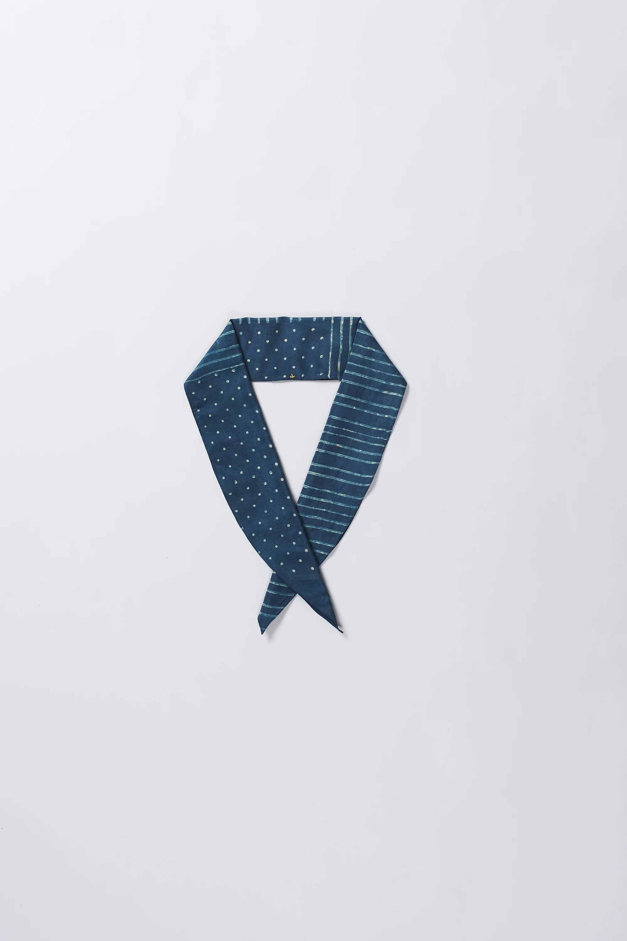 Reversible Medium indigo Bandana in Silk
