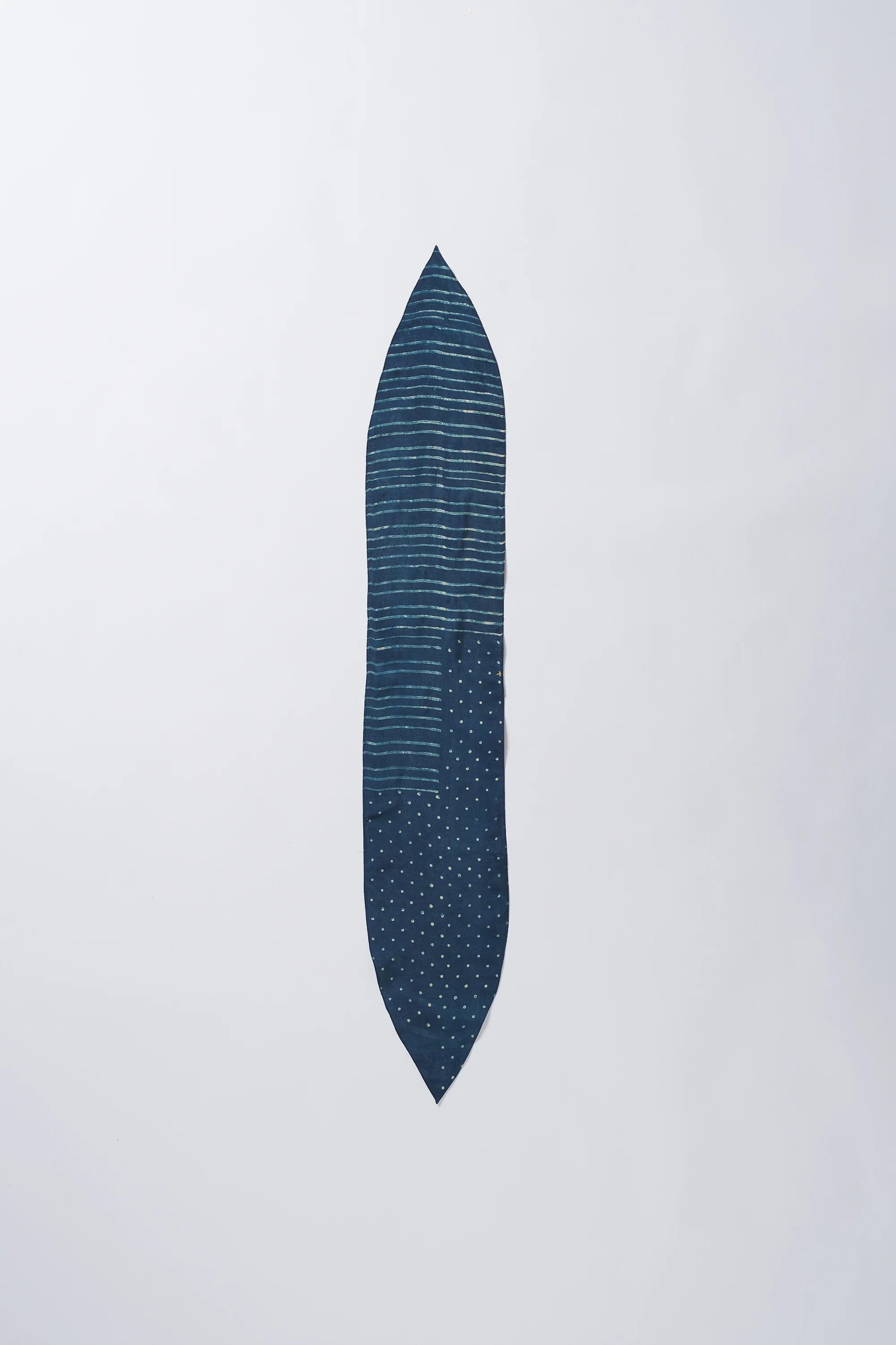 Reversible Medium indigo Bandana in Silk