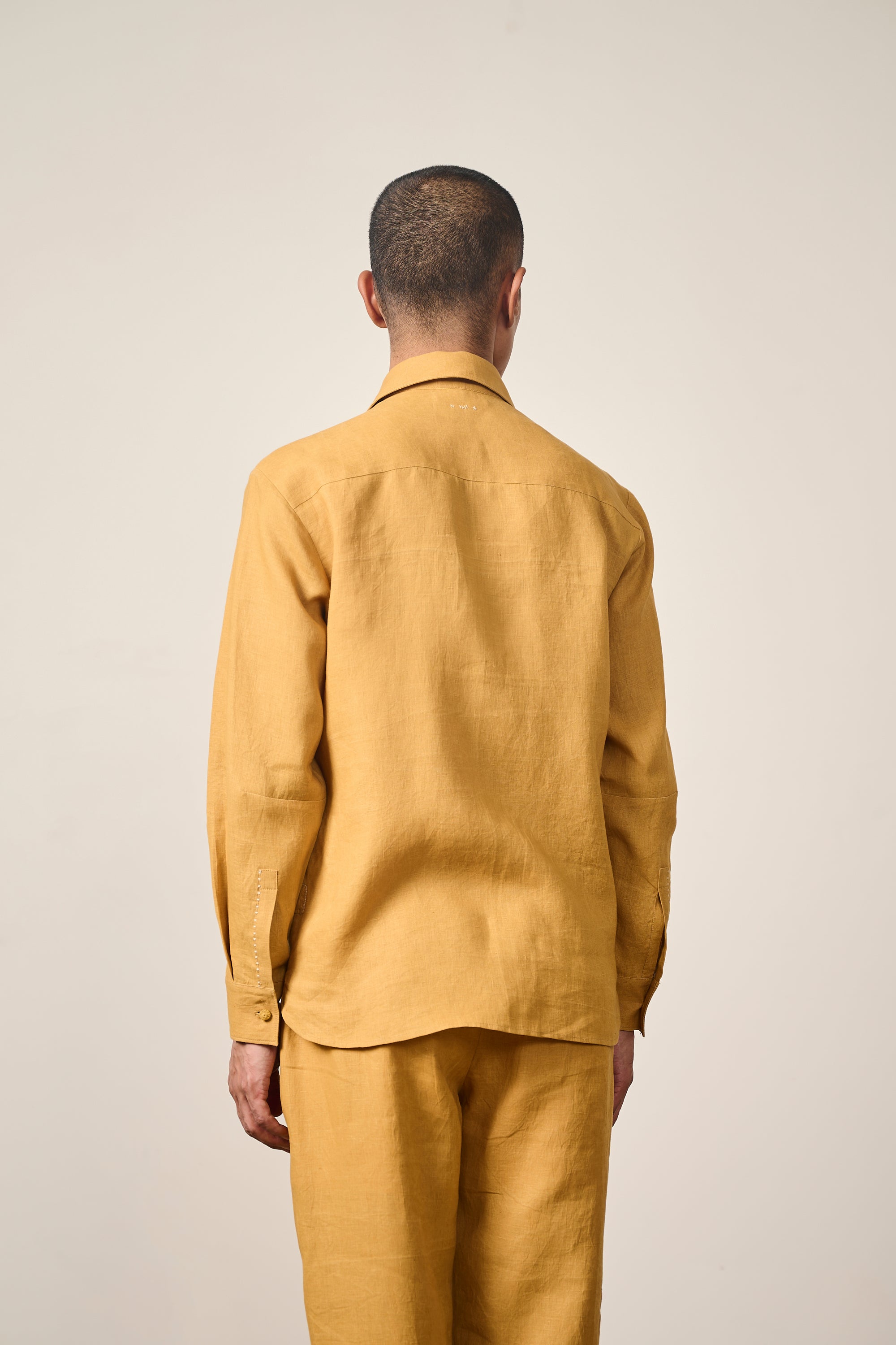 RELAXED FIT LINEN SHIRT IN MUSTARD YELLOW