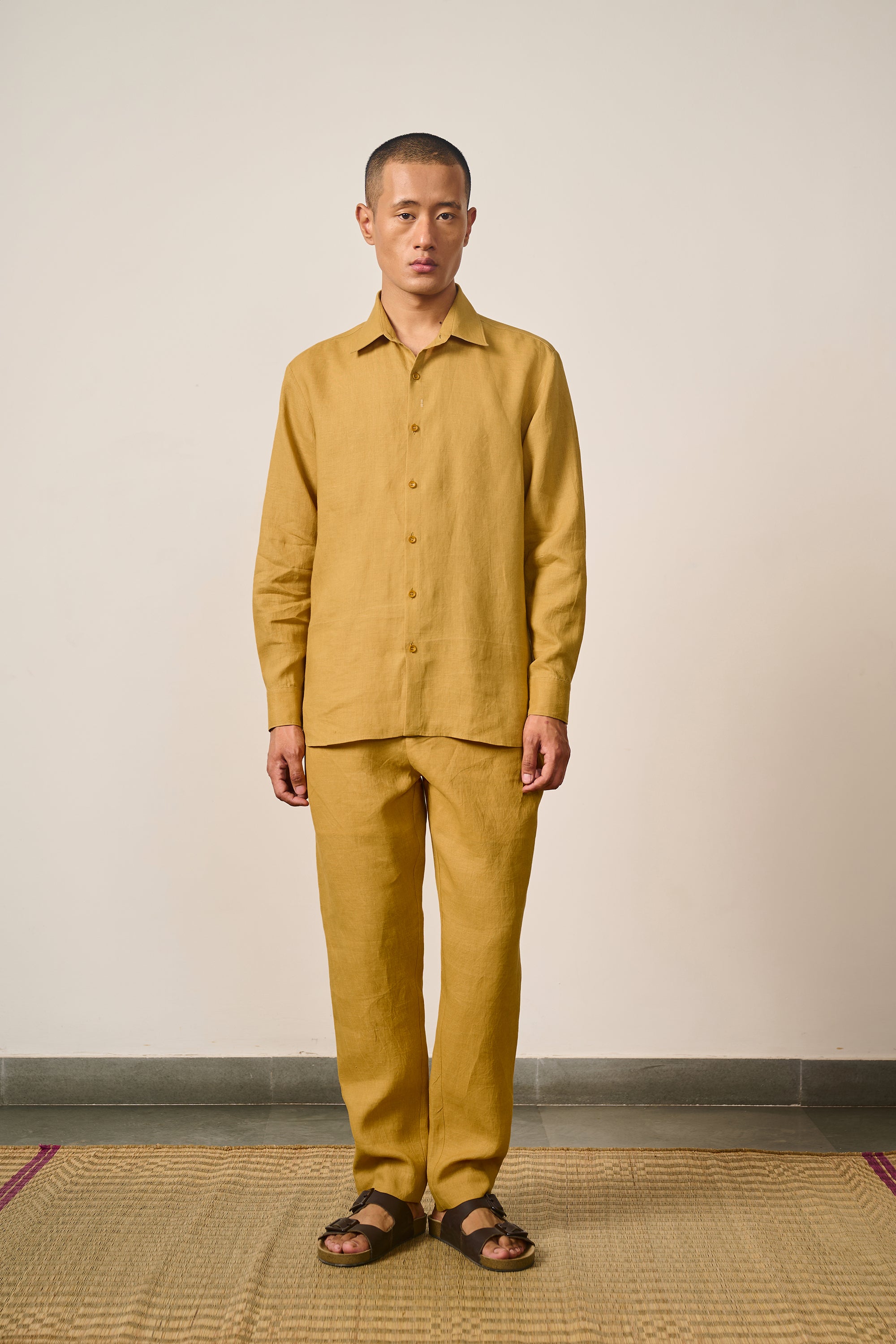 RELAXED FIT LINEN SHIRT IN MUSTARD YELLOW