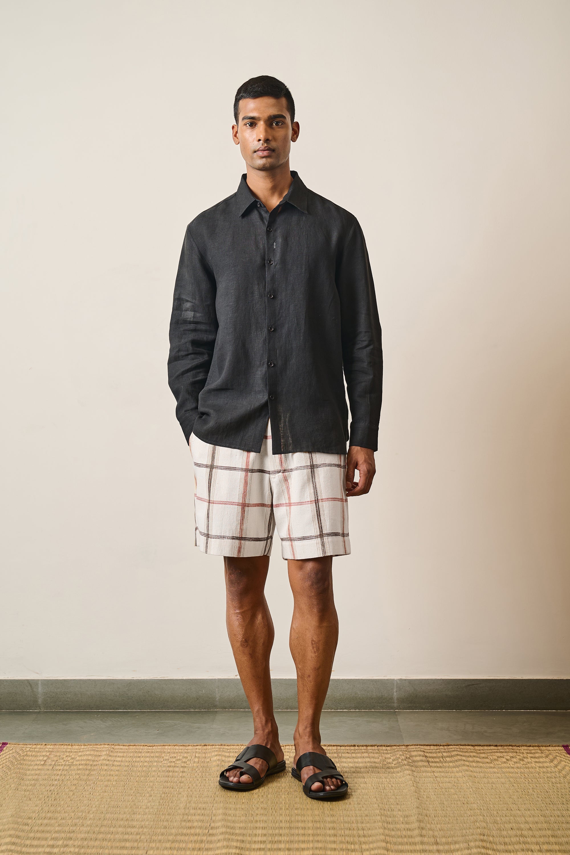 Relaxed Fit Linen Shirt in Black