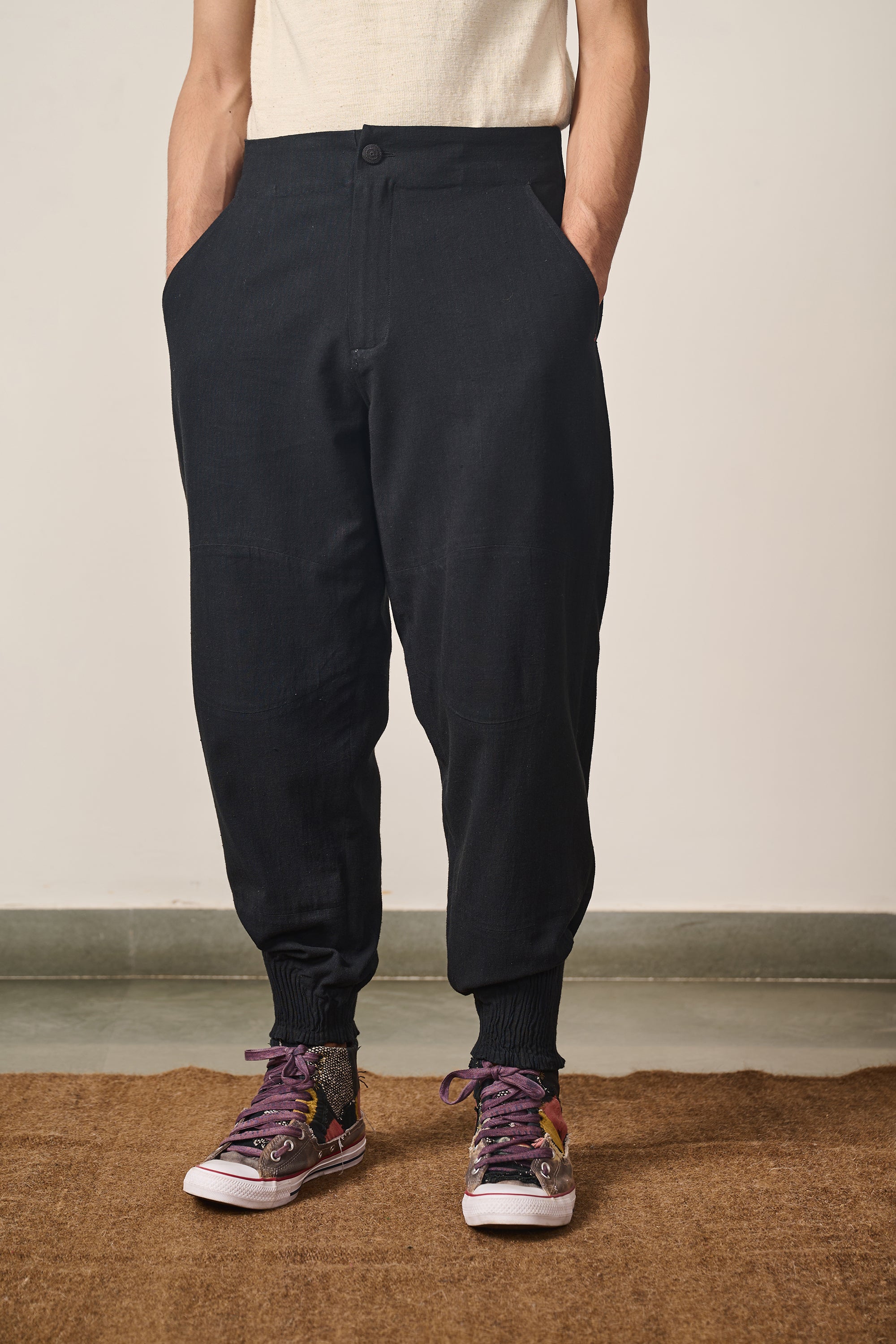 BLACK WOVEN JOGGERS