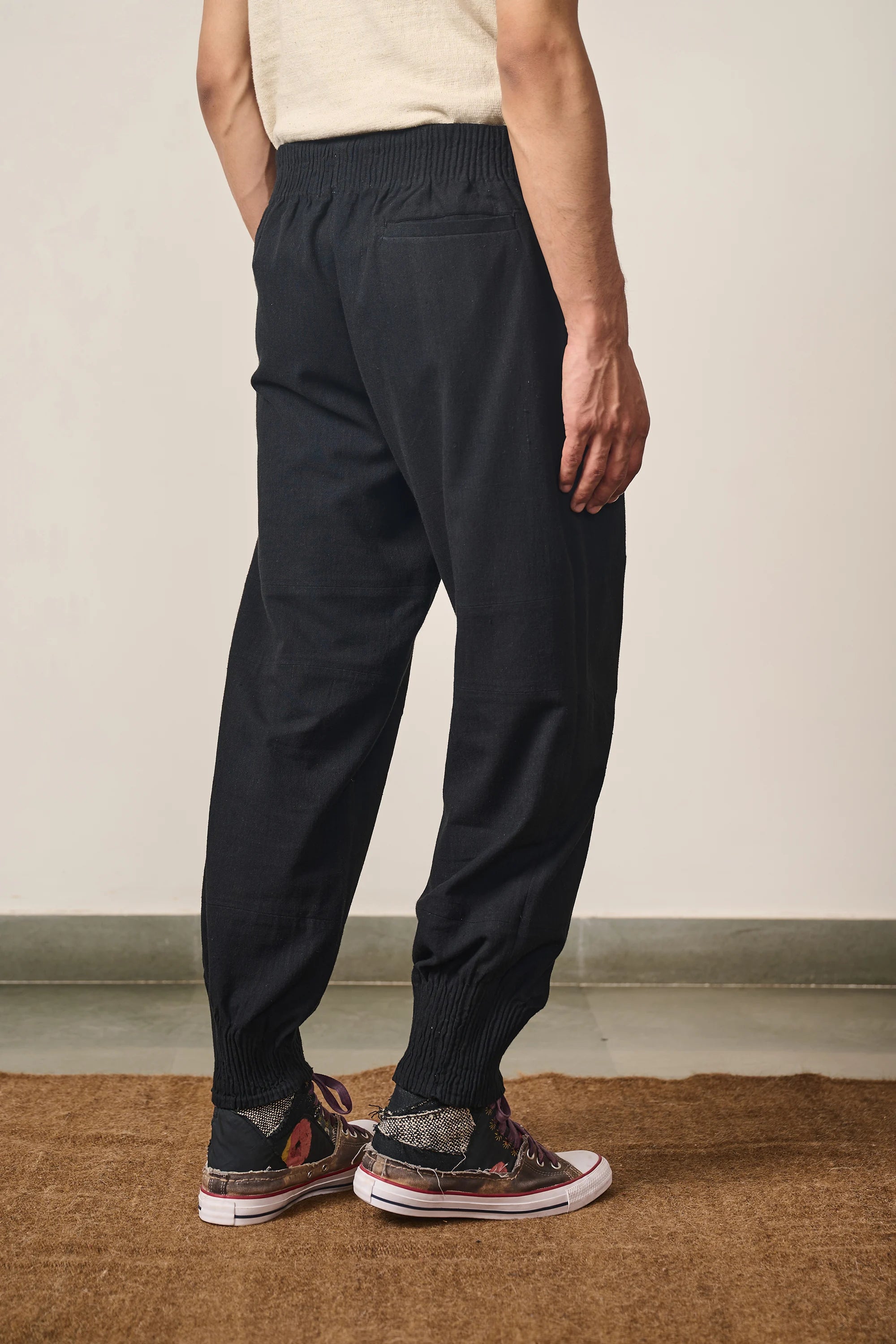 BLACK WOVEN JOGGERS