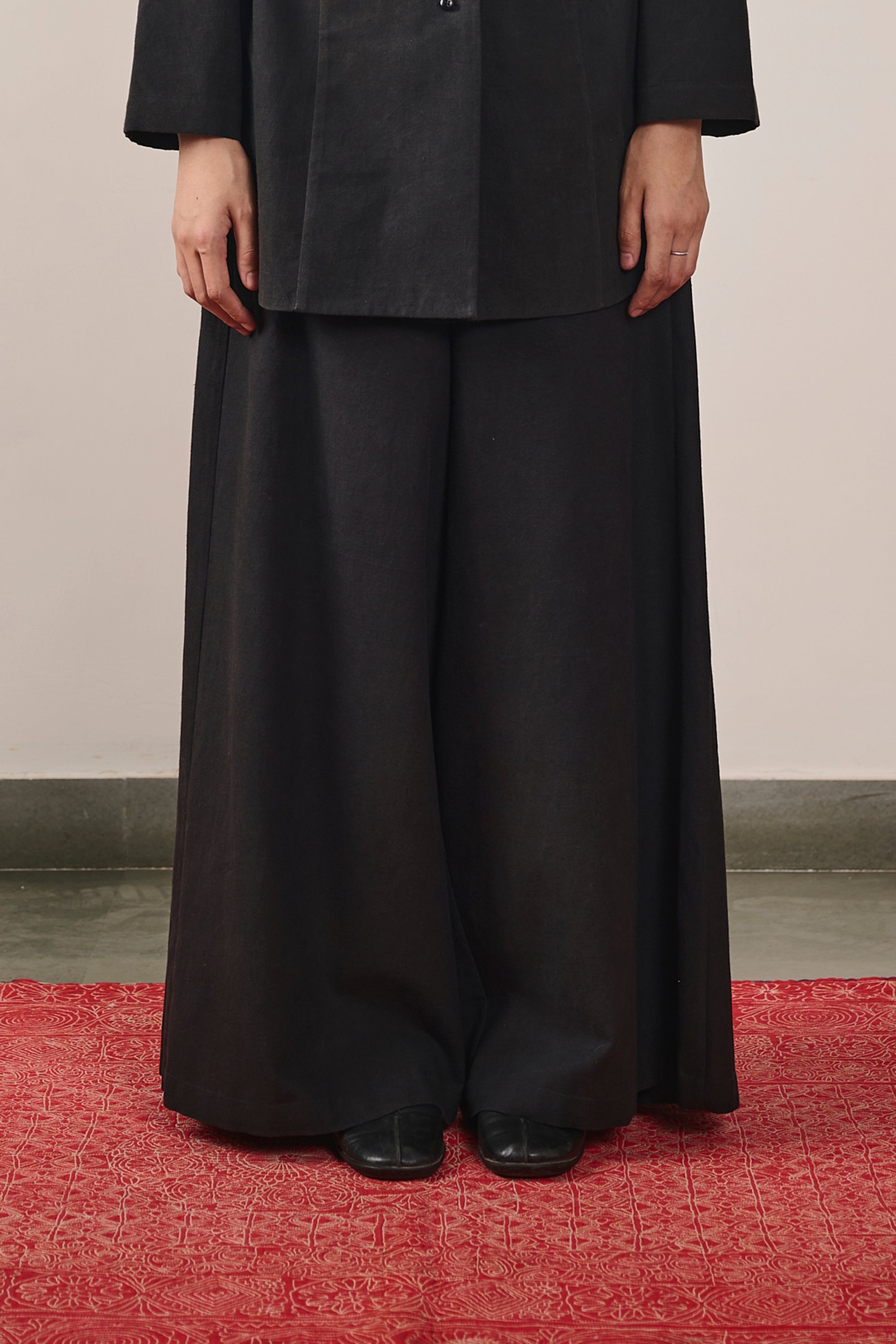 STATEMENT FLARED TROUSERS