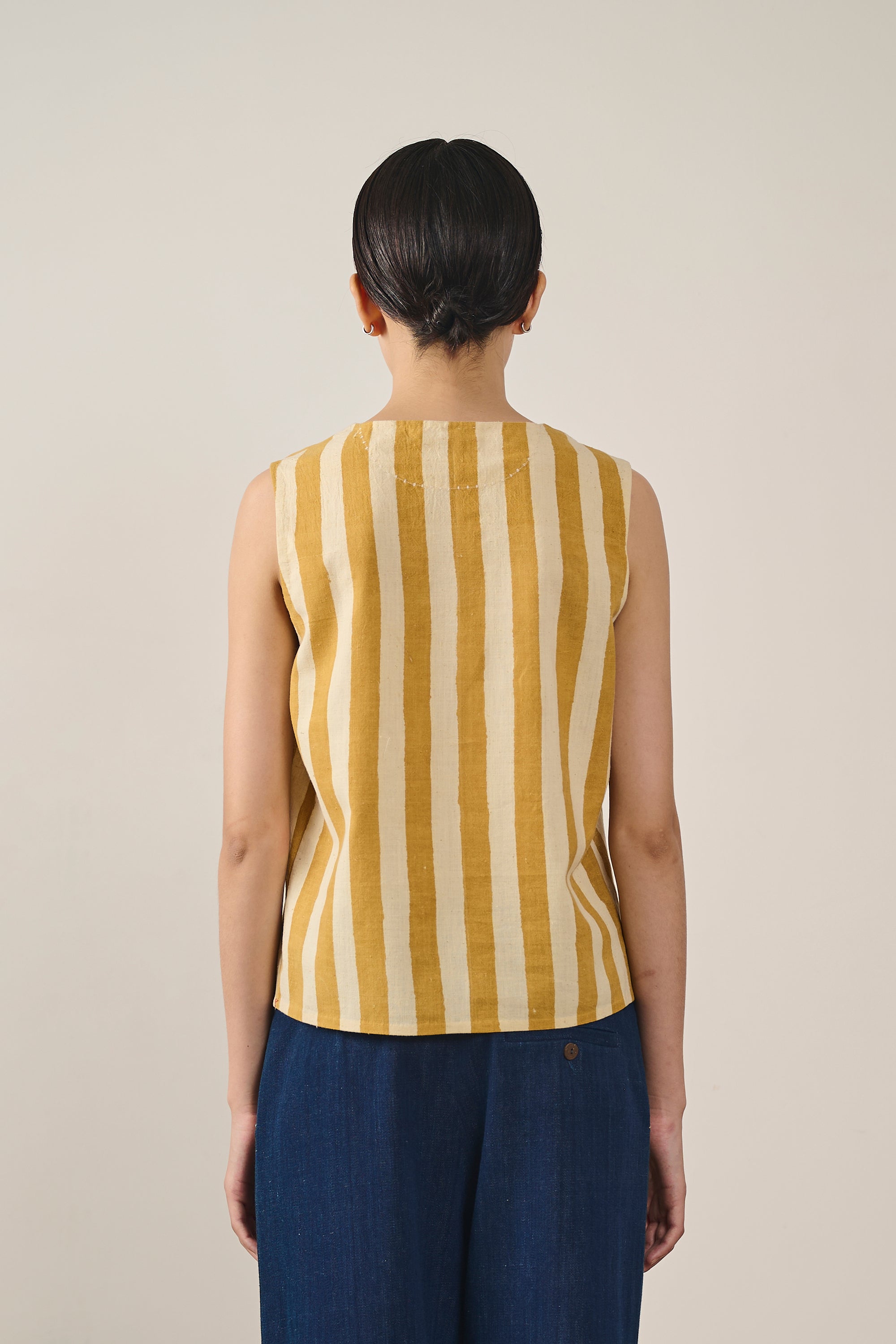 STATEMENT CROP TOP