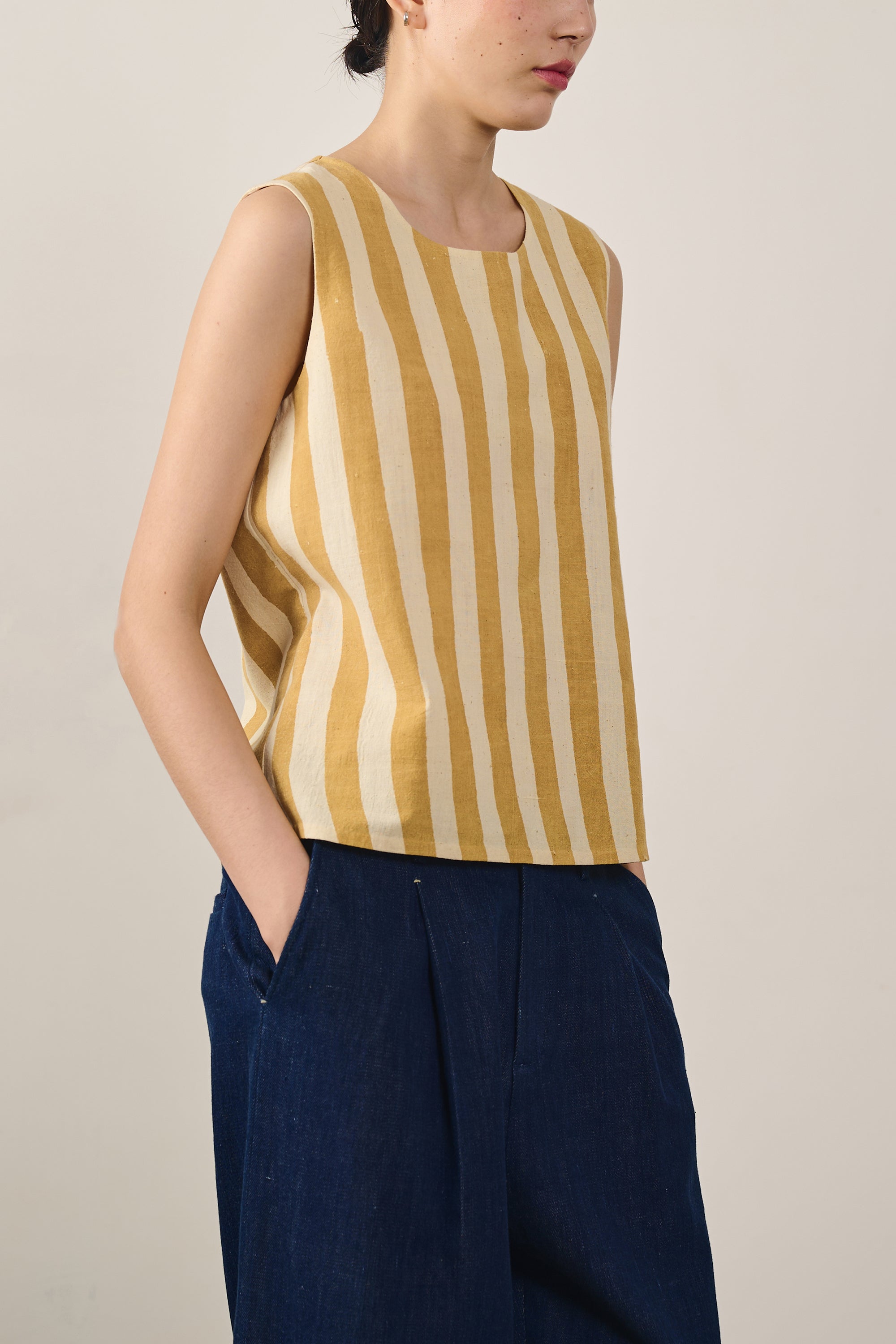 STATEMENT CROP TOP