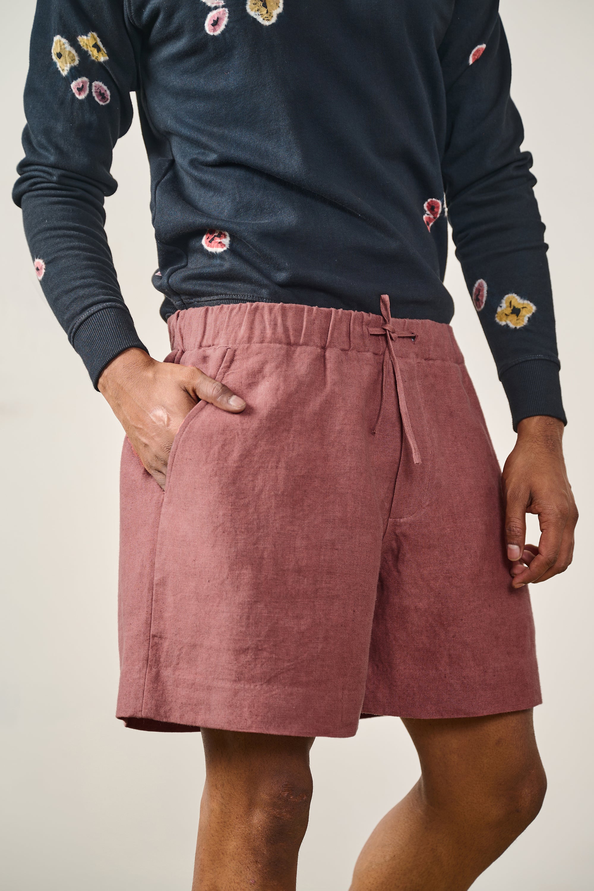 LINEN SHORTS IN ROUGE PINK