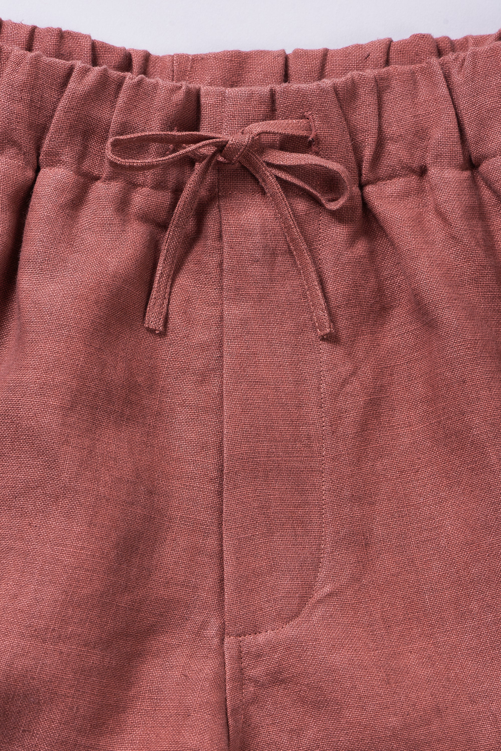 LINEN SHORTS IN ROUGE PINK