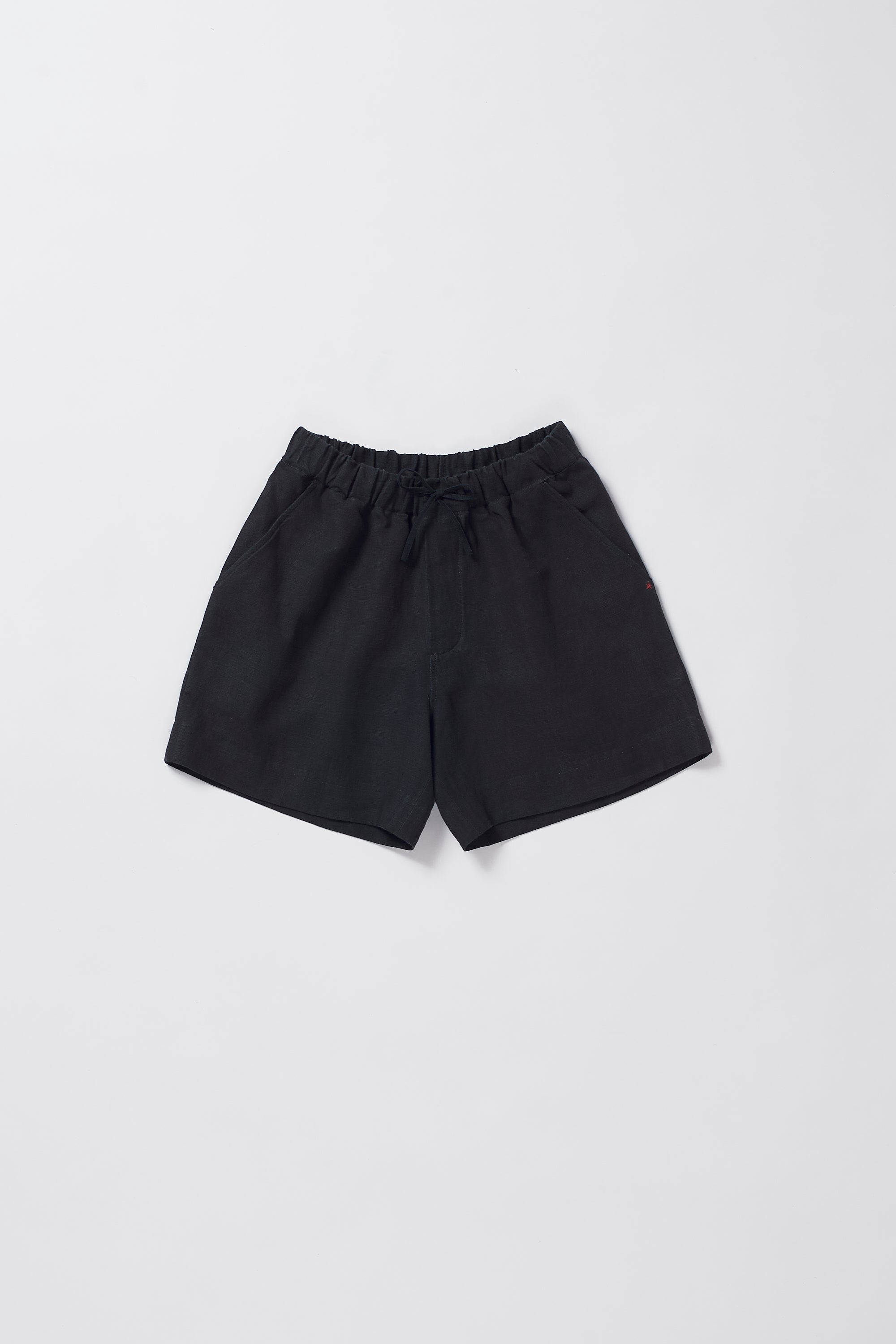 LINEN SHORTS IN BLACK