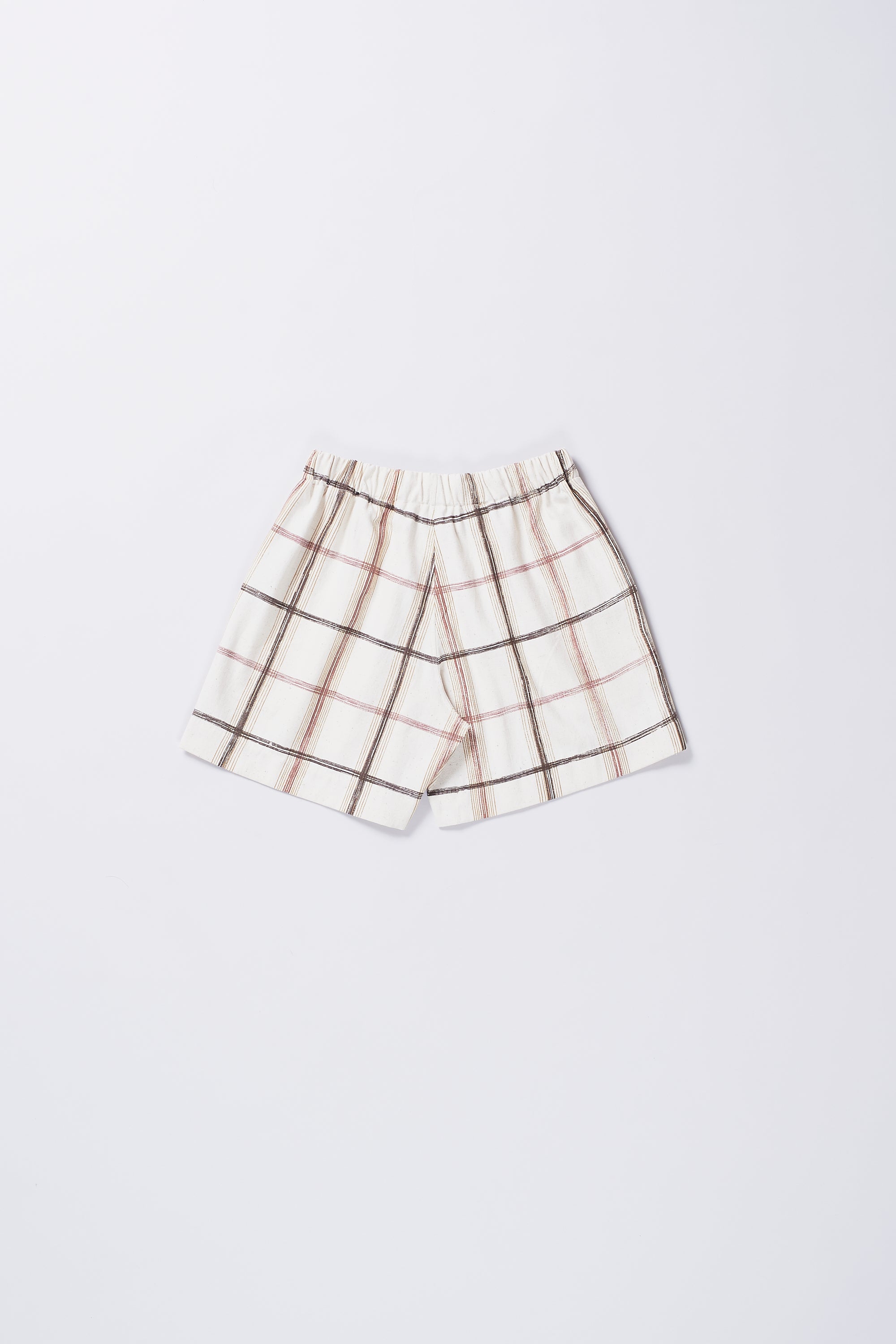 CREAM SHORTS IN CREAM