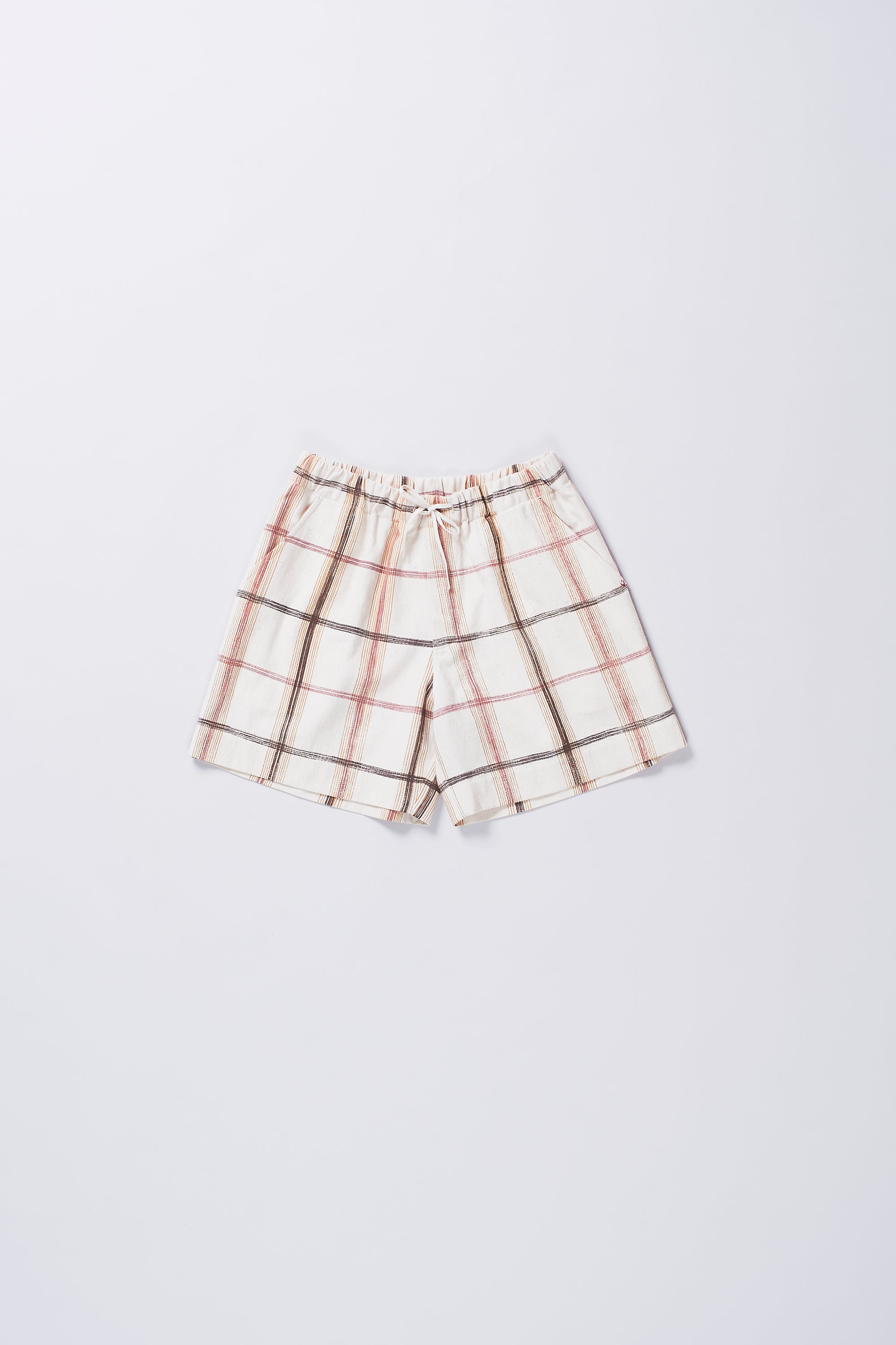 CREAM SHORTS IN CREAM
