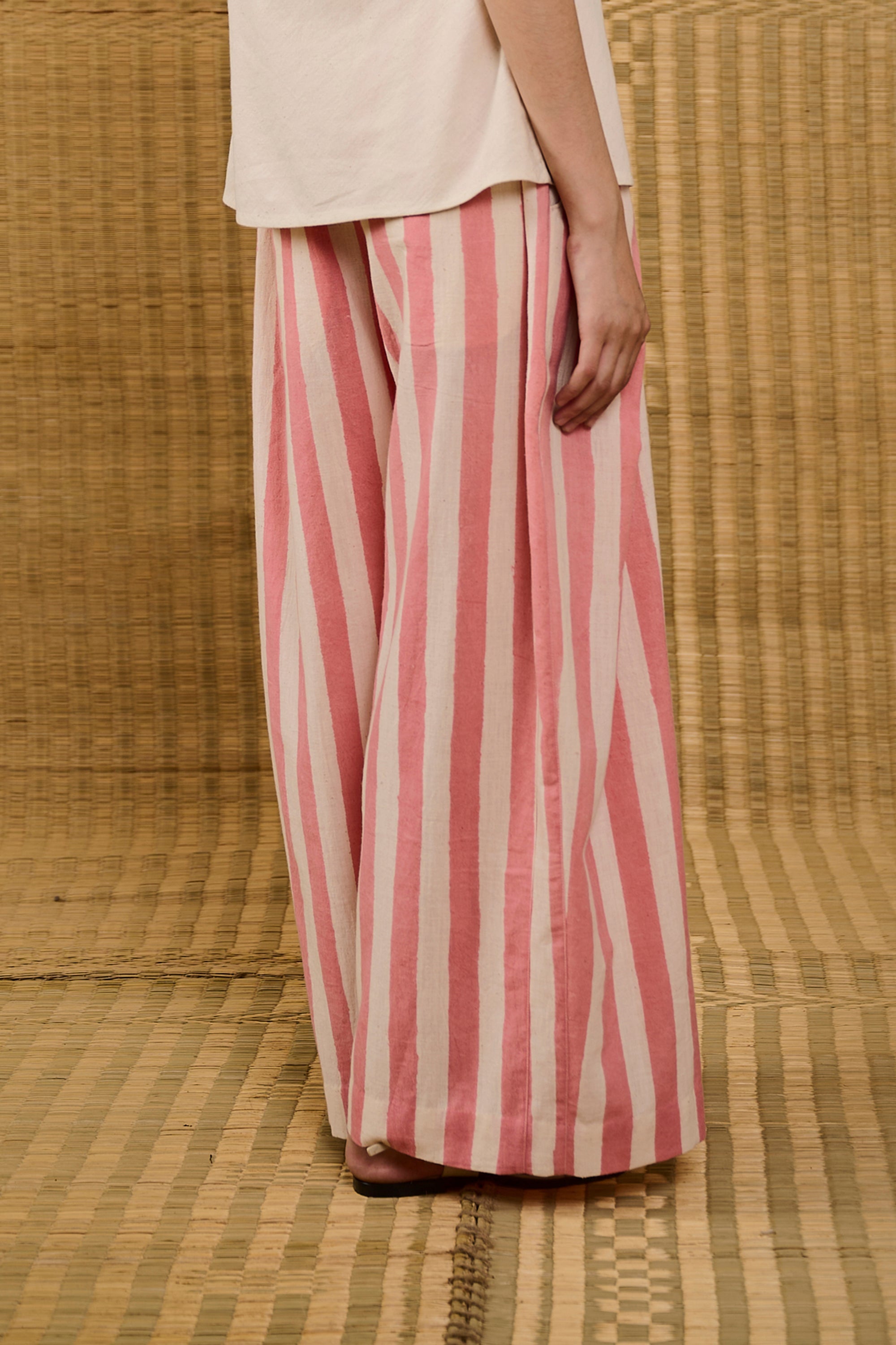 OVERLAP PLEAT TROUSERS IN SCREEN PRINT
