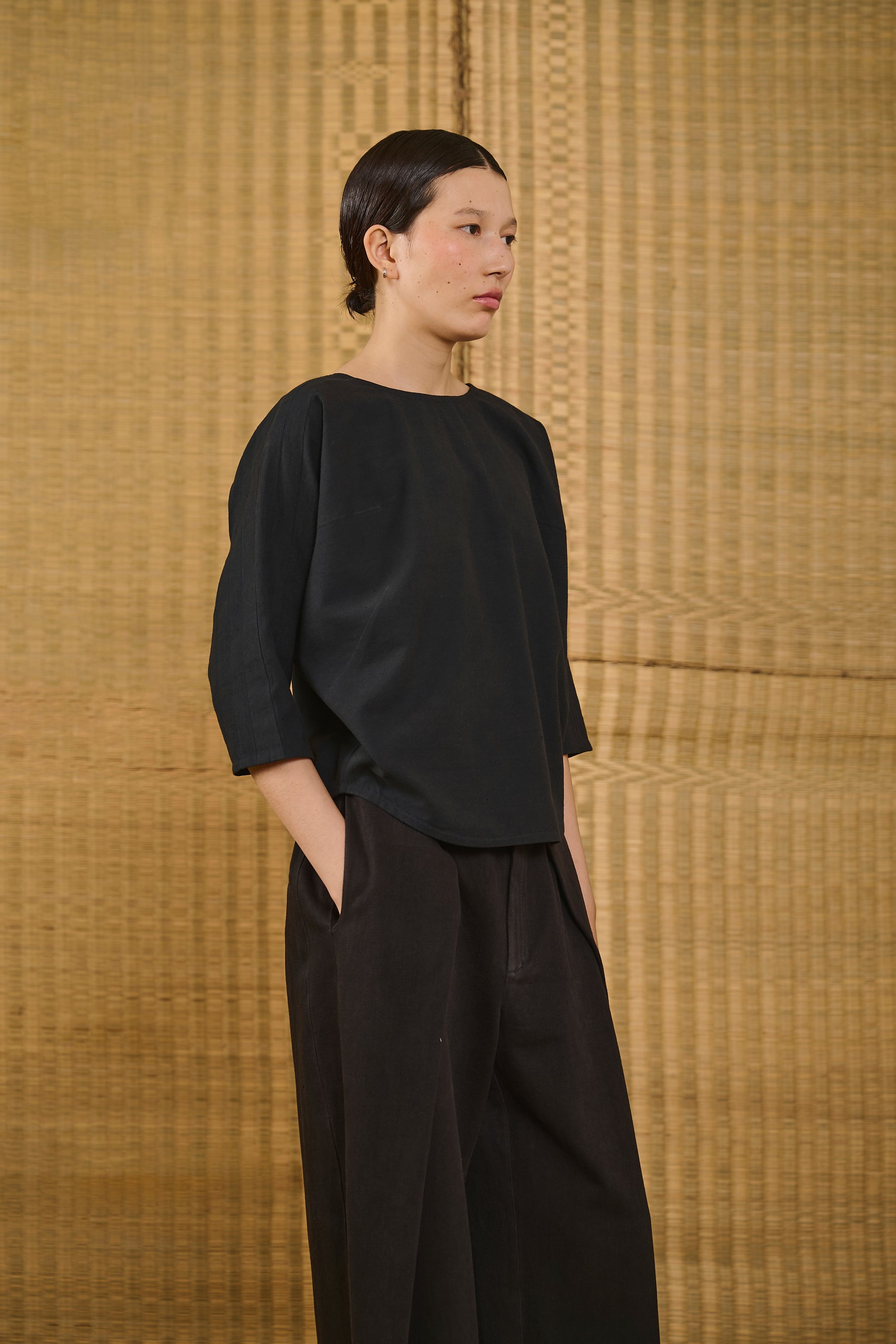 PLEATED SLEEVE TOP