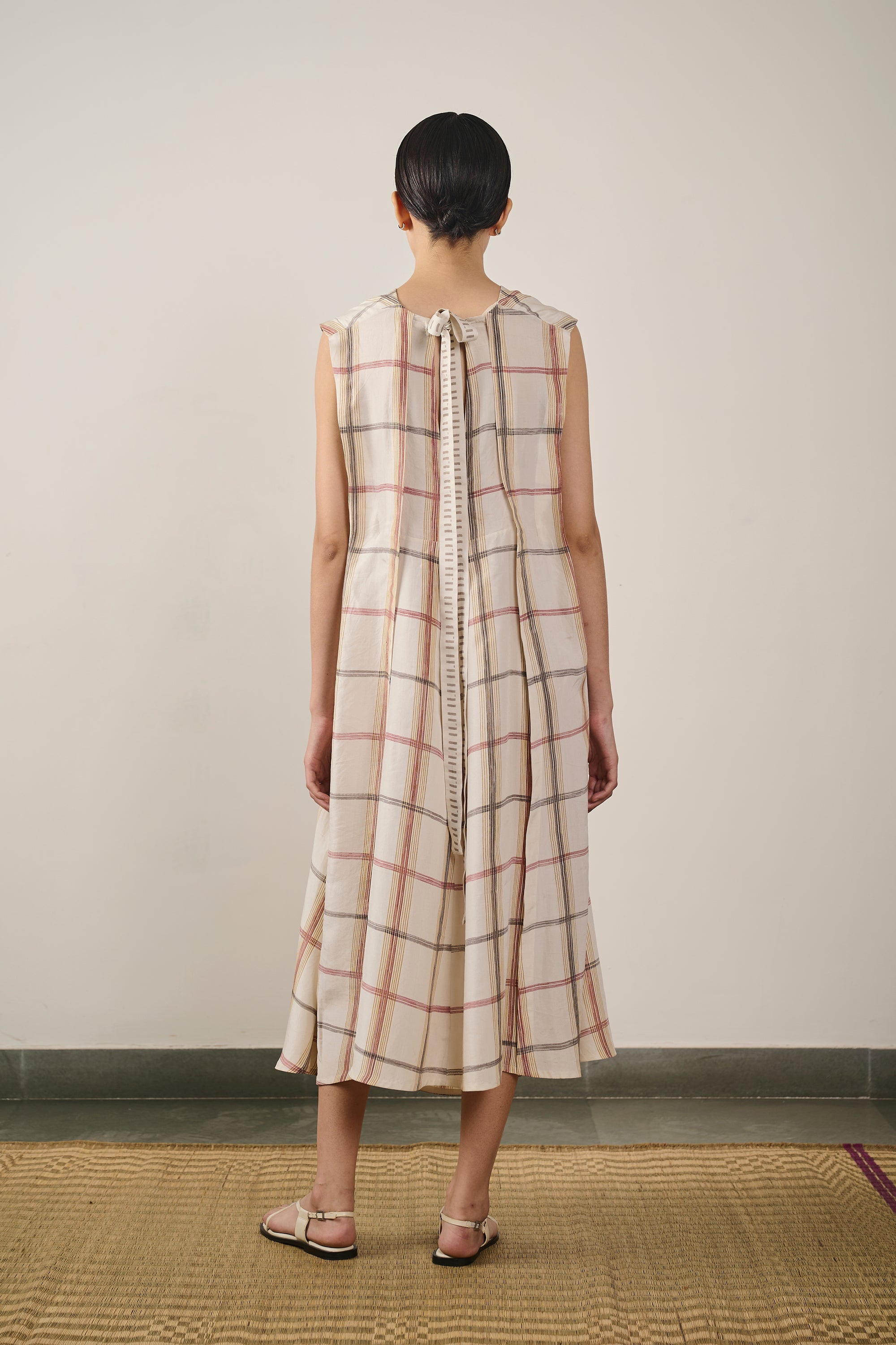 SLEEVELESS RUCHED DRESS